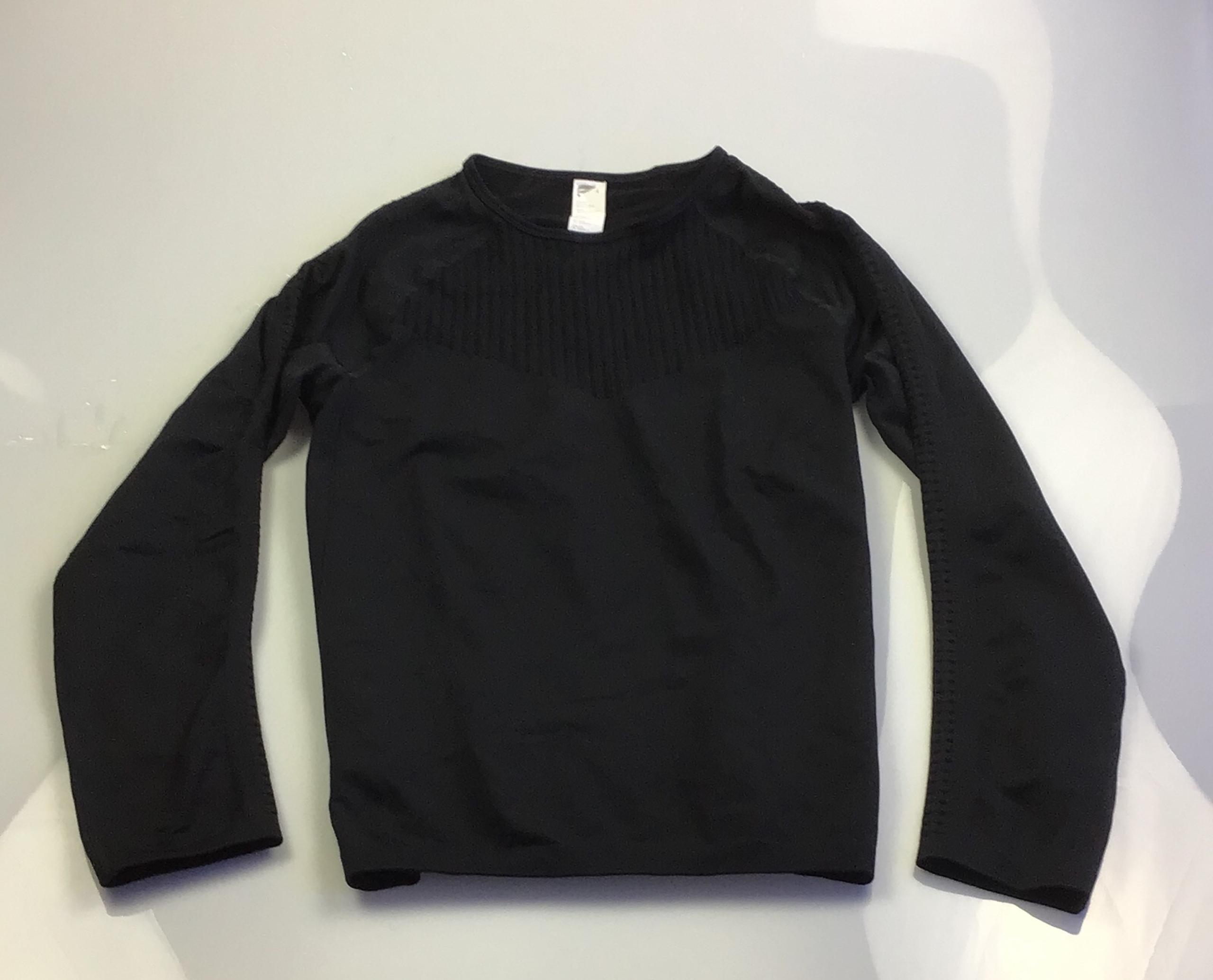 Fabletics women’s athletic long sleeve shirt black size L