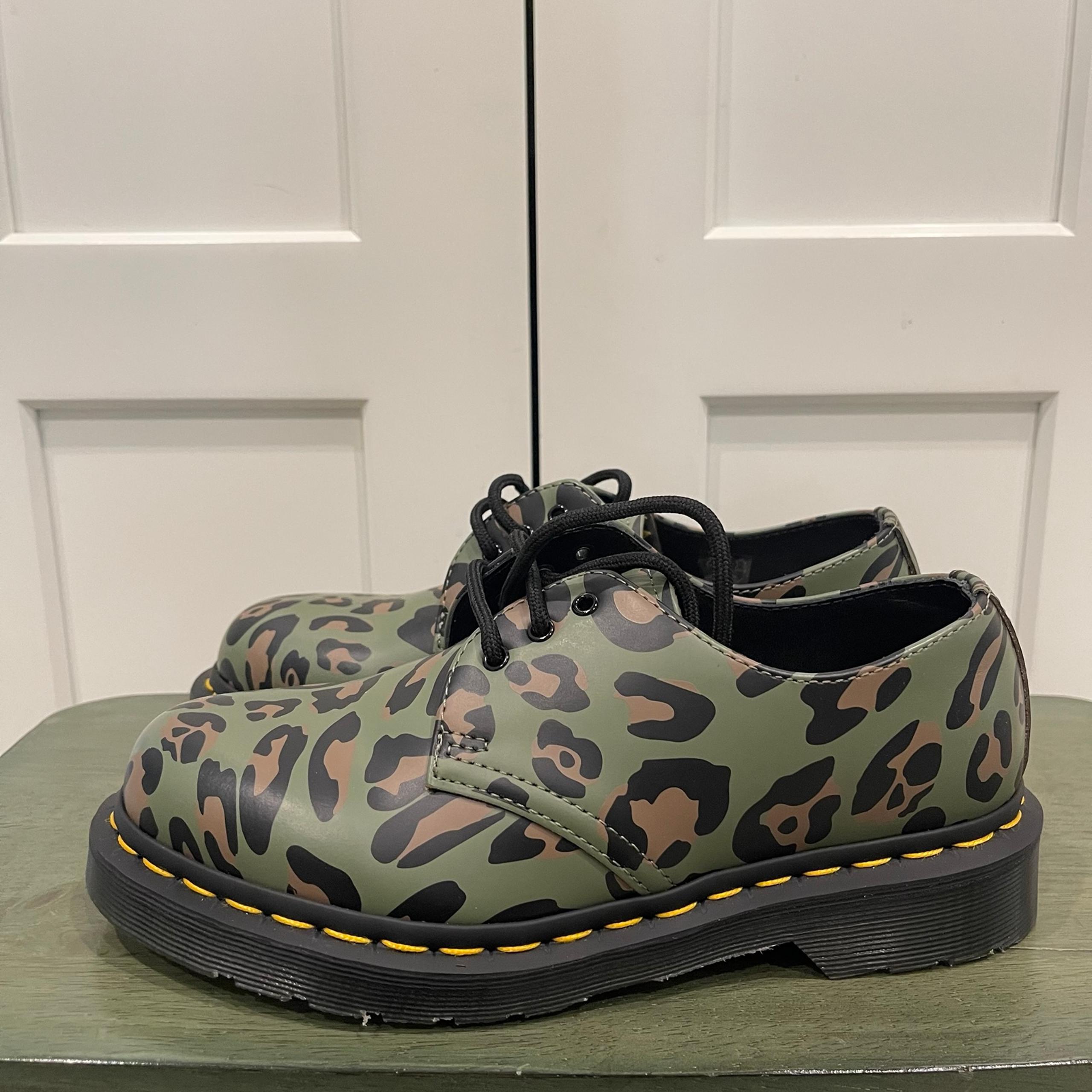 NEW WITHOUT BOX DR. MARTENS 1461 SKULL LEOPARD PRINT SZ 6 WOMEN - 9035