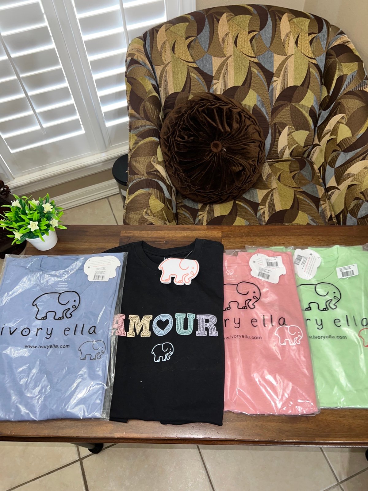 Ivory Ella Elephant T-Shirt Women's small short Sleeve, NWT lot
