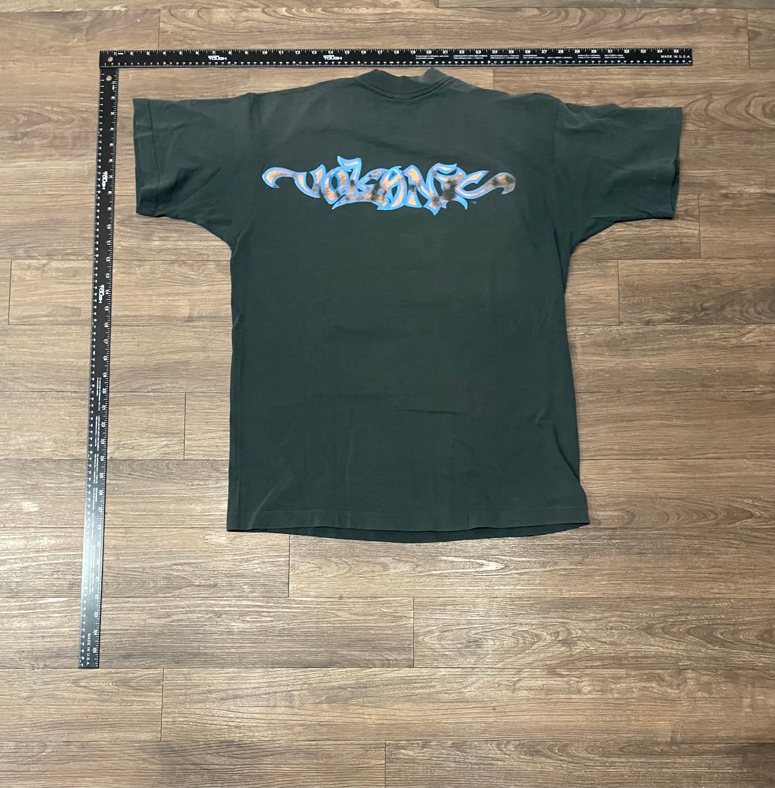 Men’s Rare Vintage USA “Volcanic” Graphic T-shirt (Sz. L)