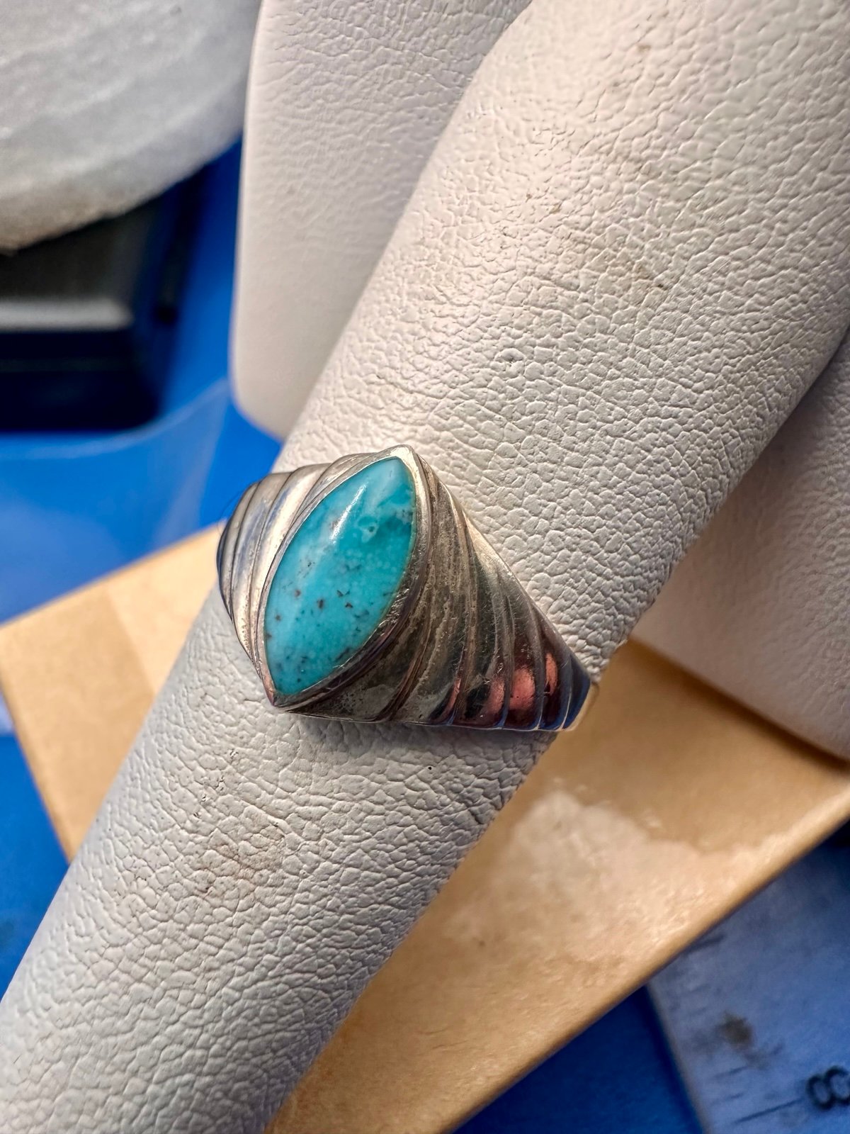 Vintage Sterling Turquoise Horse Eye Scalloped Dome Native Style Ring