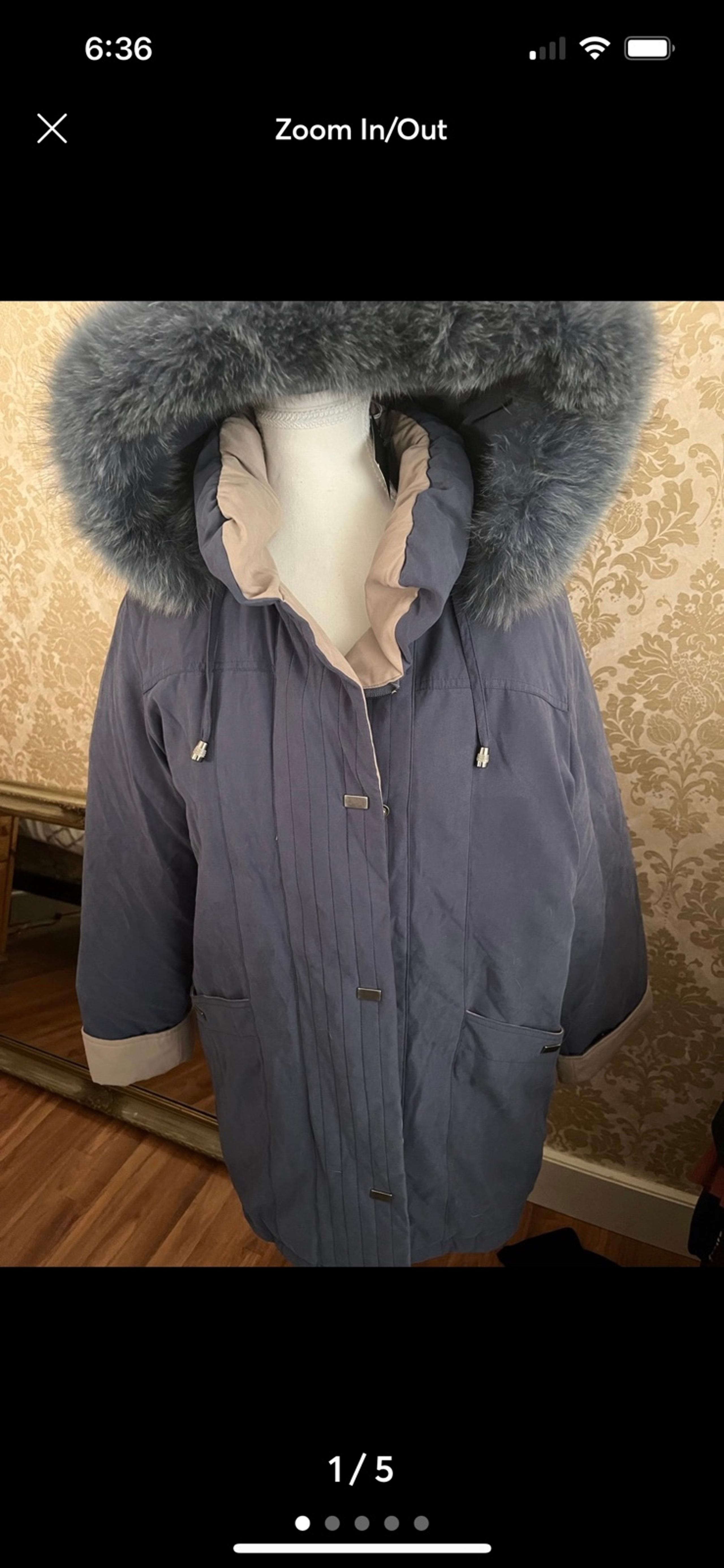 UTEX heavy winter coat with blue fur hood size small NWTO! Paid over 210$