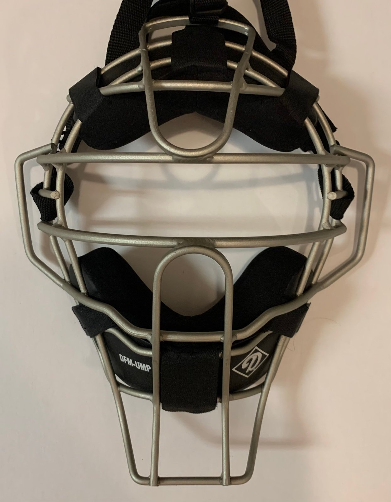 DIAMOND DFM-UMP Silver Umpire Mask w/Black Pads & Harness