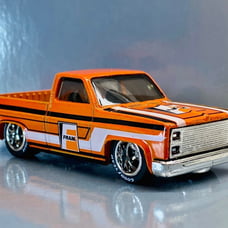 Hot Wheels Custom Fram ‘83 Chevy Silverado with Rubber Tires Real Riders