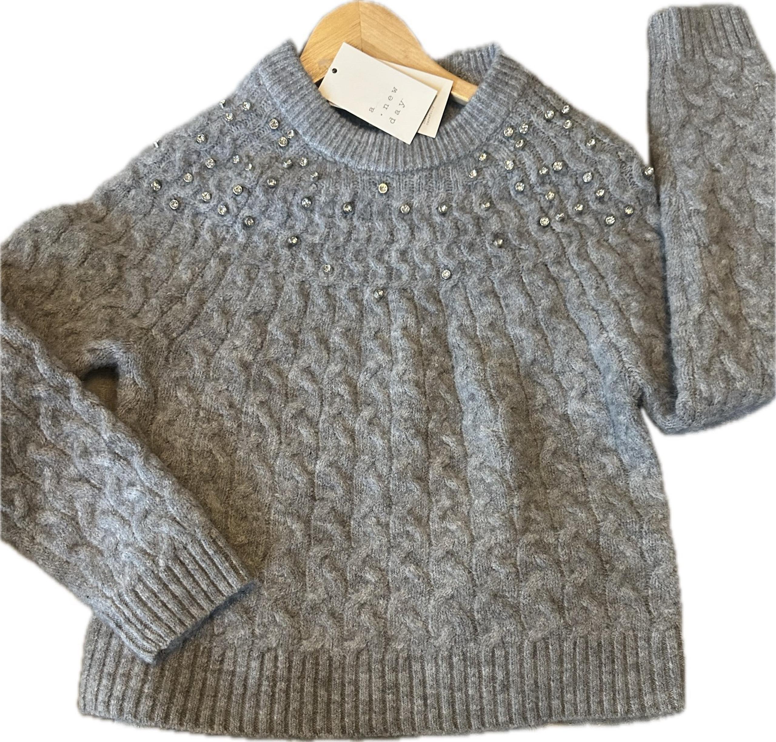 NWT Women's Cable Crewneck embellished Pullover
Sweater - A New Day gray (my97)
