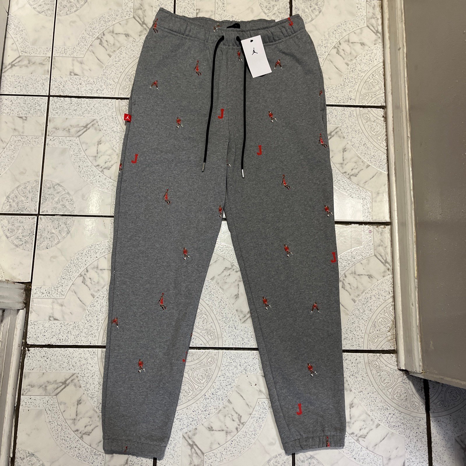 New Air Jordan Essentials Statement Fleece Jogger Pants Men’s Medium DH3519-063