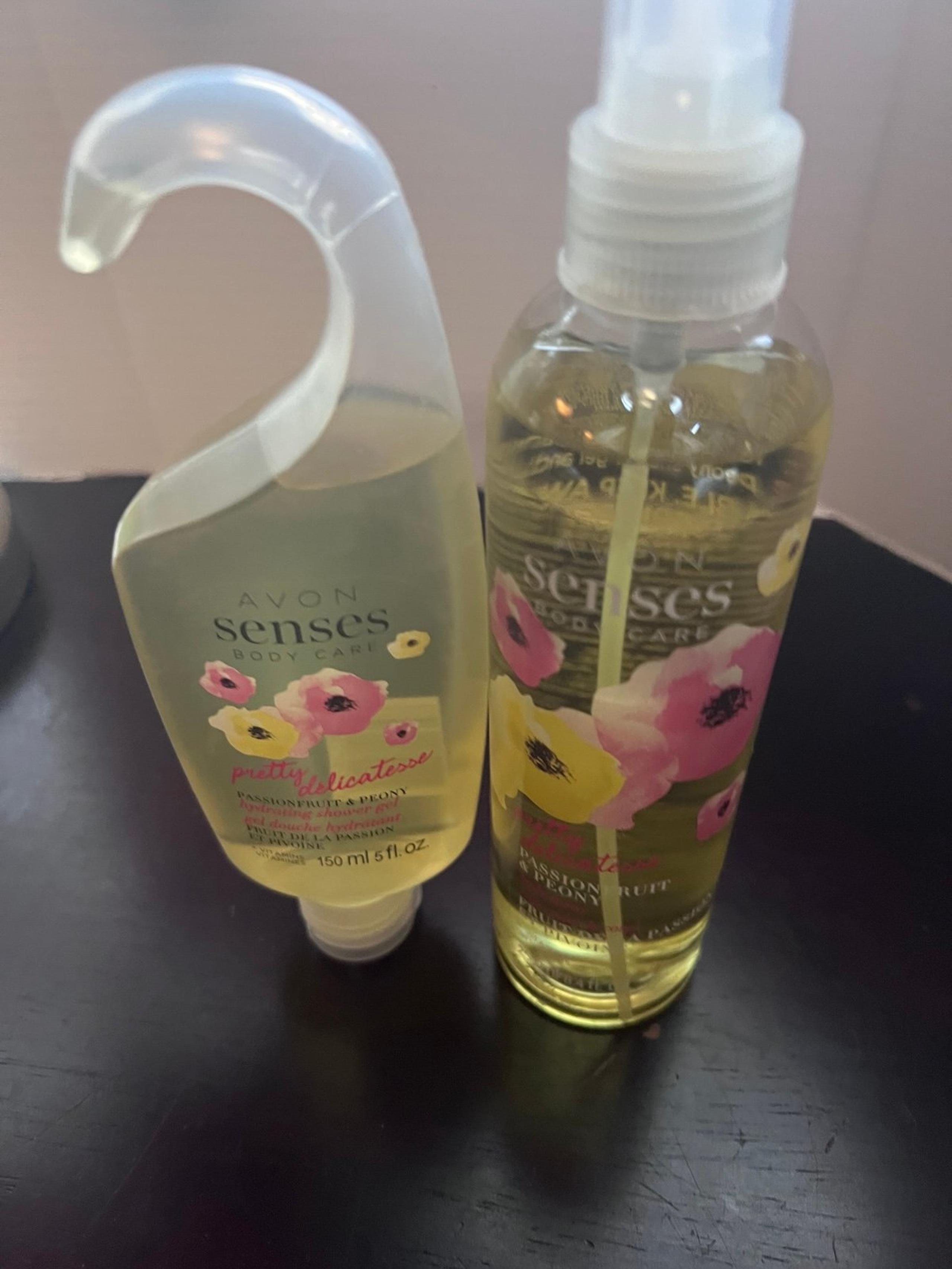 Avon Senses Body Care Passion Fruit Shower Gel & Body Spray