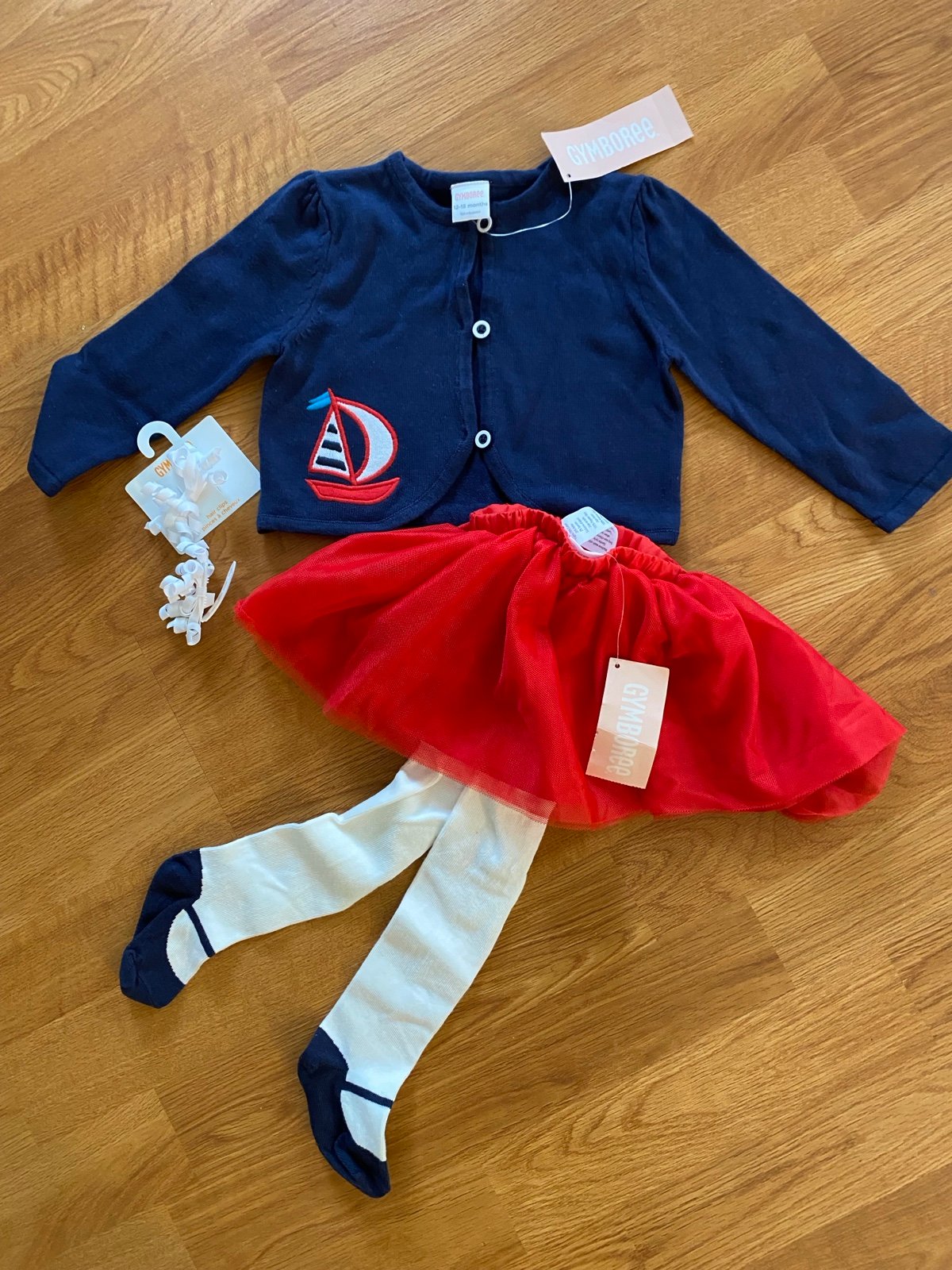 New girls Gymboree Sz 12-18 months sweater, tutu, tights, hair clips