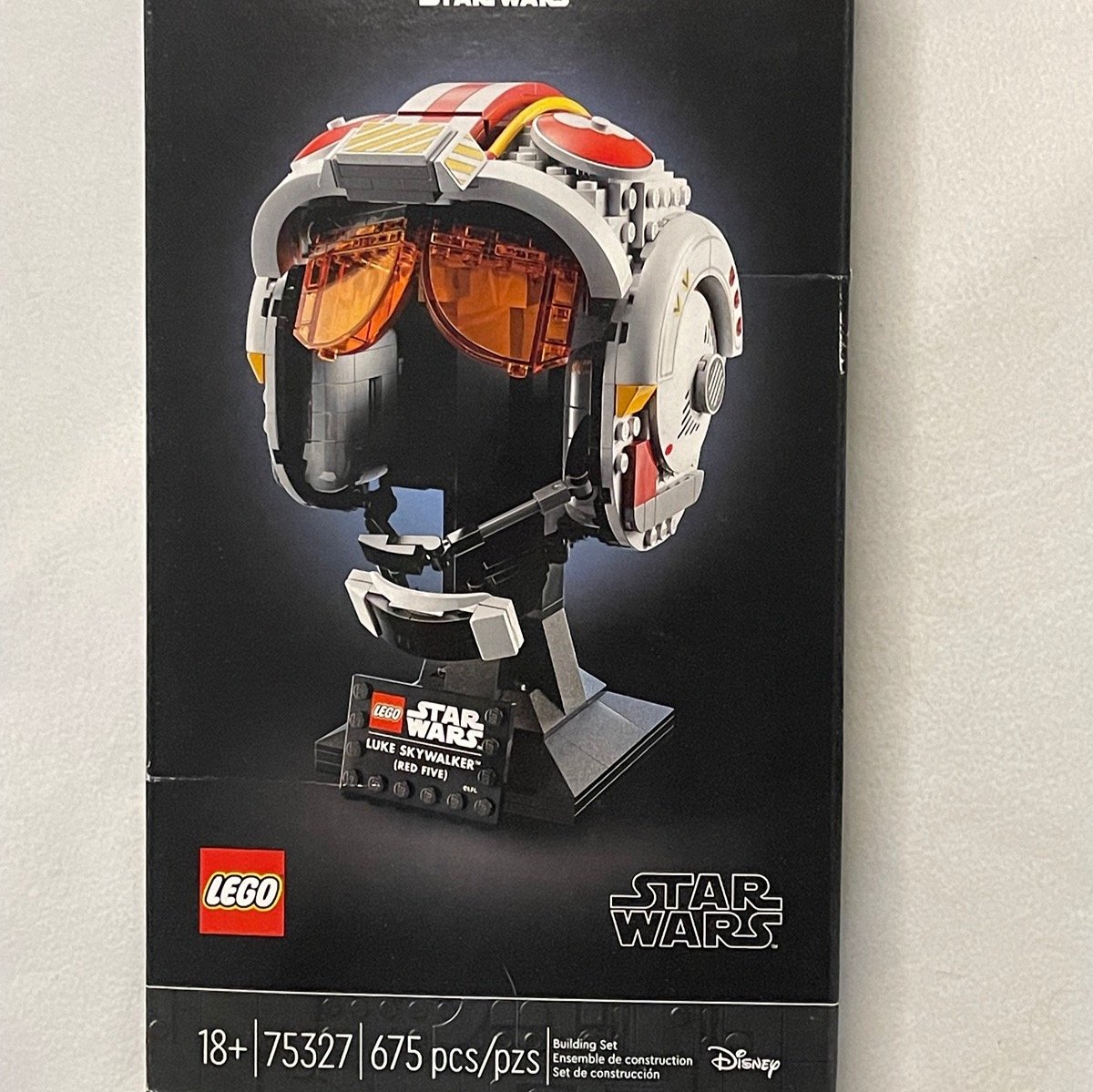 LEGO New 75327 Disney Star Wars Luke Skywalker Helmet 675 Pieces Ages 18+