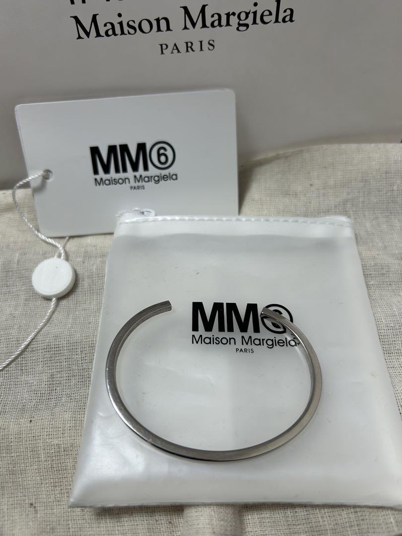 アクセサリー Maison Margiela MM6 Logo Cuff Bracelet MM6 Maison Margiela: Minimal Logo Bracelet | SSENSE