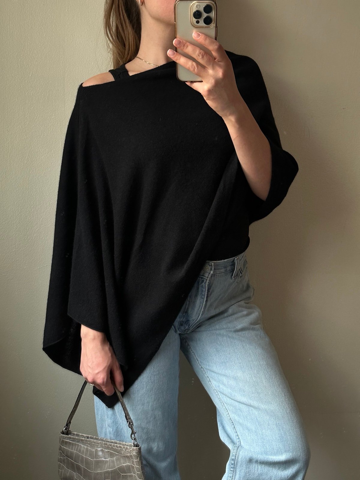 Cashmere poncho