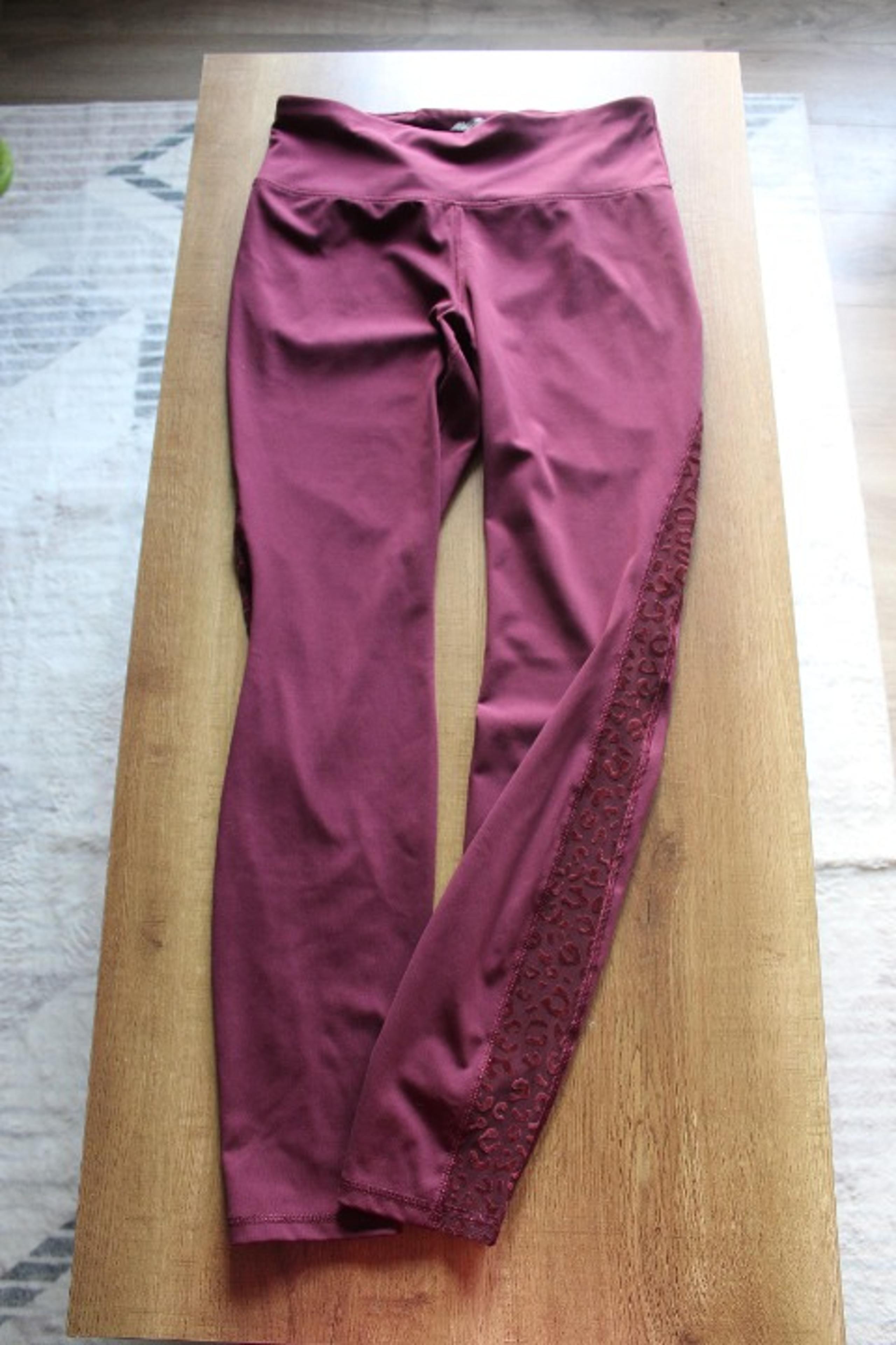 Size medium. Avia brand leggings
