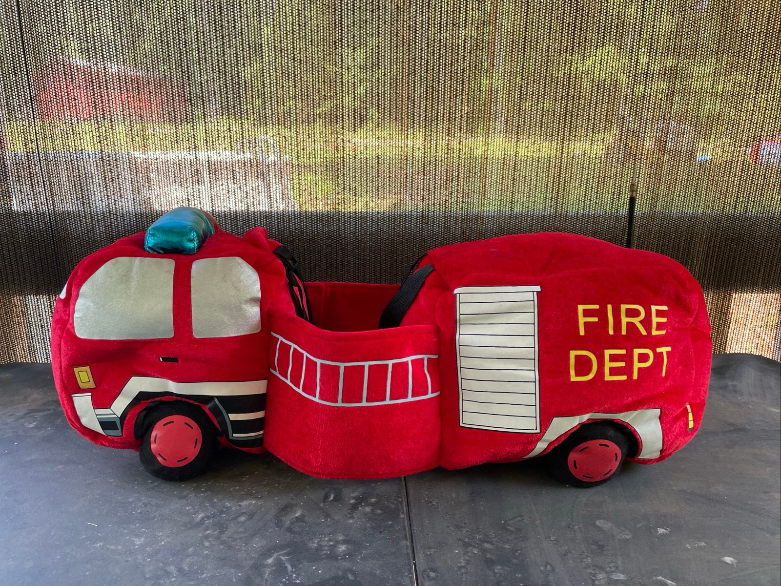 I Want To Be Kids Play Halloween Costume Red Firetruck Size 3-7 Years With Sound