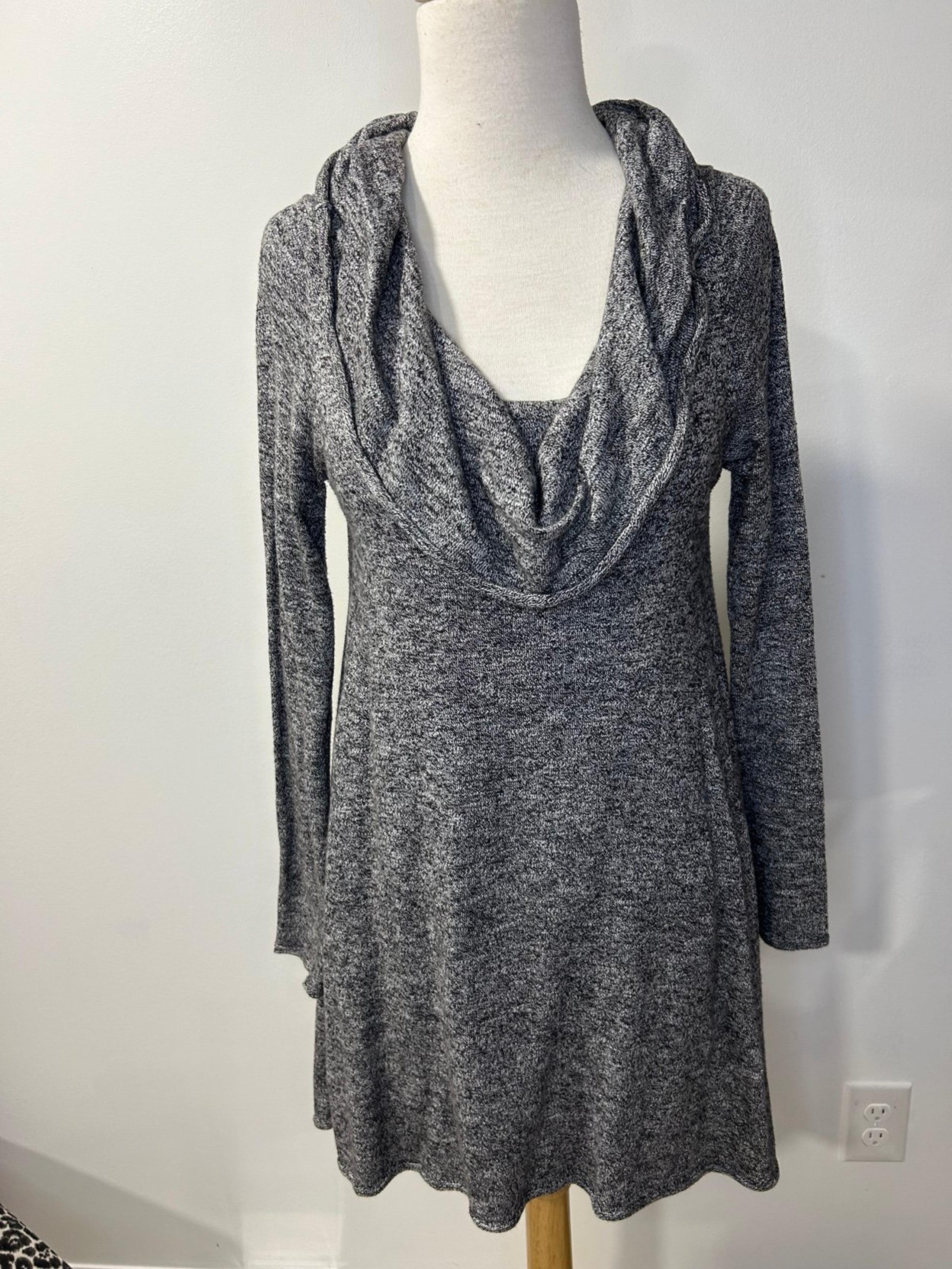 MAX STUDIO! FLUTTERY TUNIC KNIT TOP! Size small