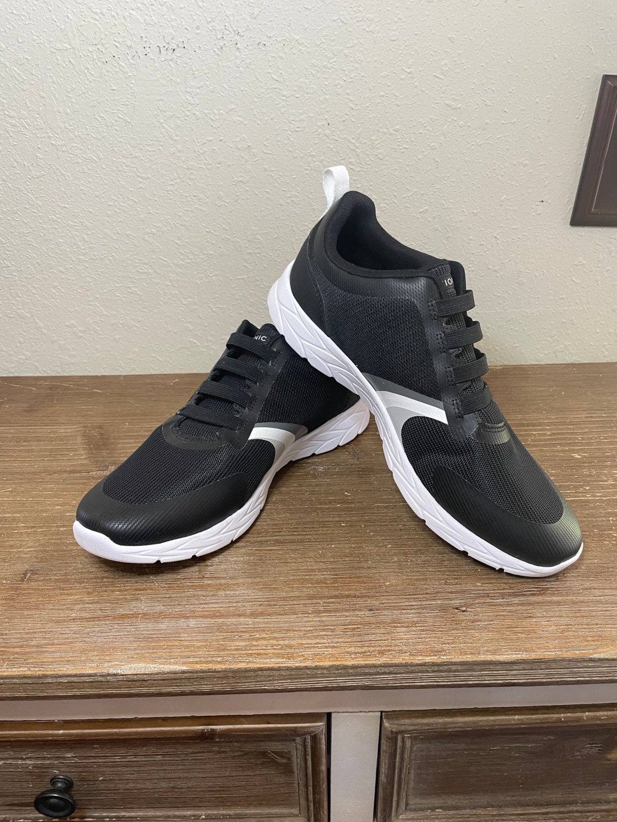 Vionic Sneaker Athletic Black Layla Mesh Synthetic Size 9 Shoes Walking Comfy