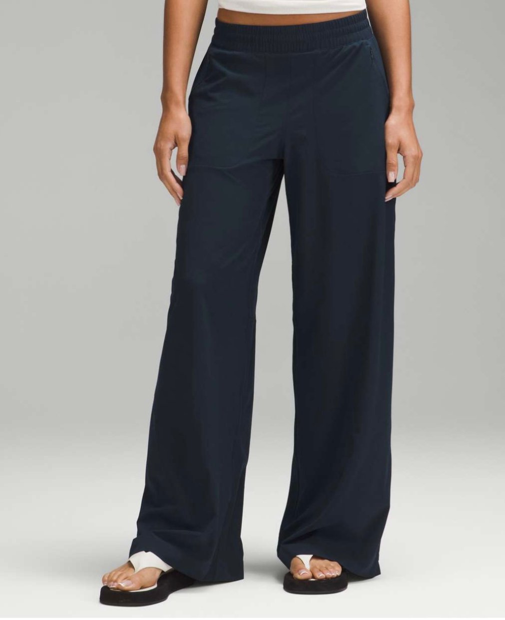 Lululemon Swift Wide-Leg Mid-Rise Pant in True Navy