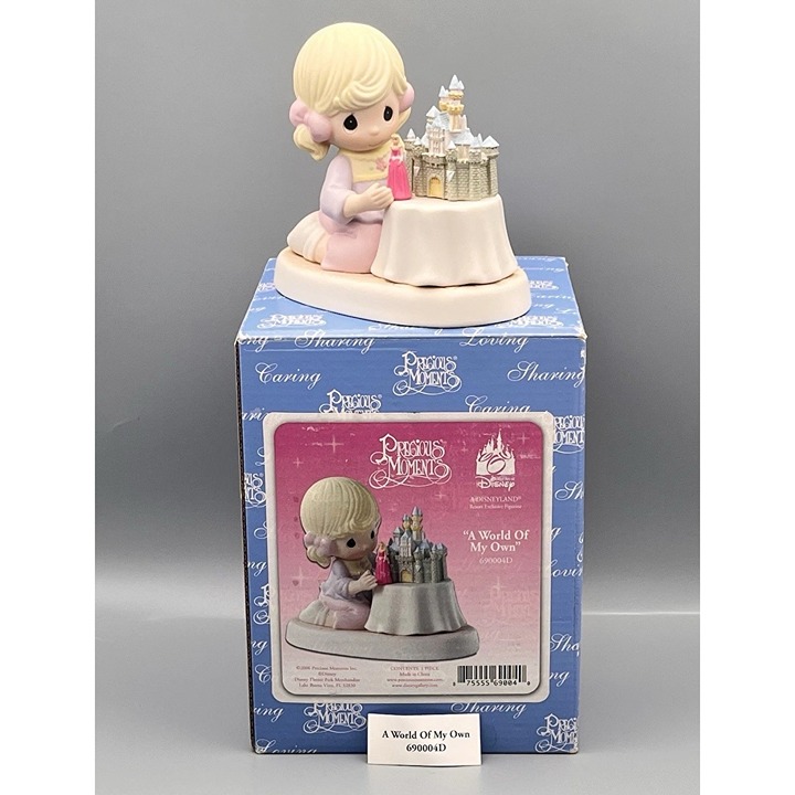 Precious Moments Disney A World of My Own Rare Disneyland Exclusive Castle