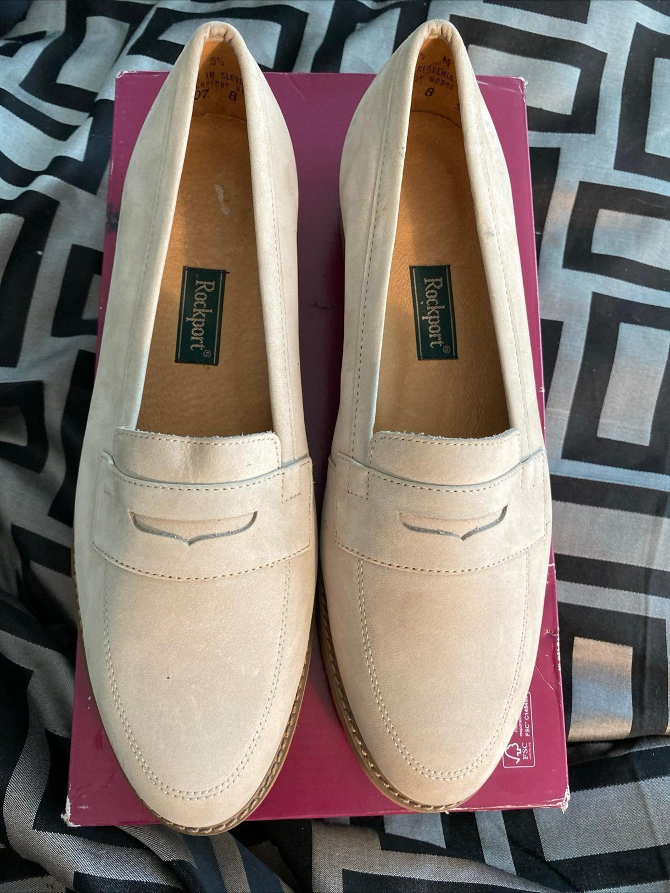 Women’s New cream Rockport loafers size 9.5 m
