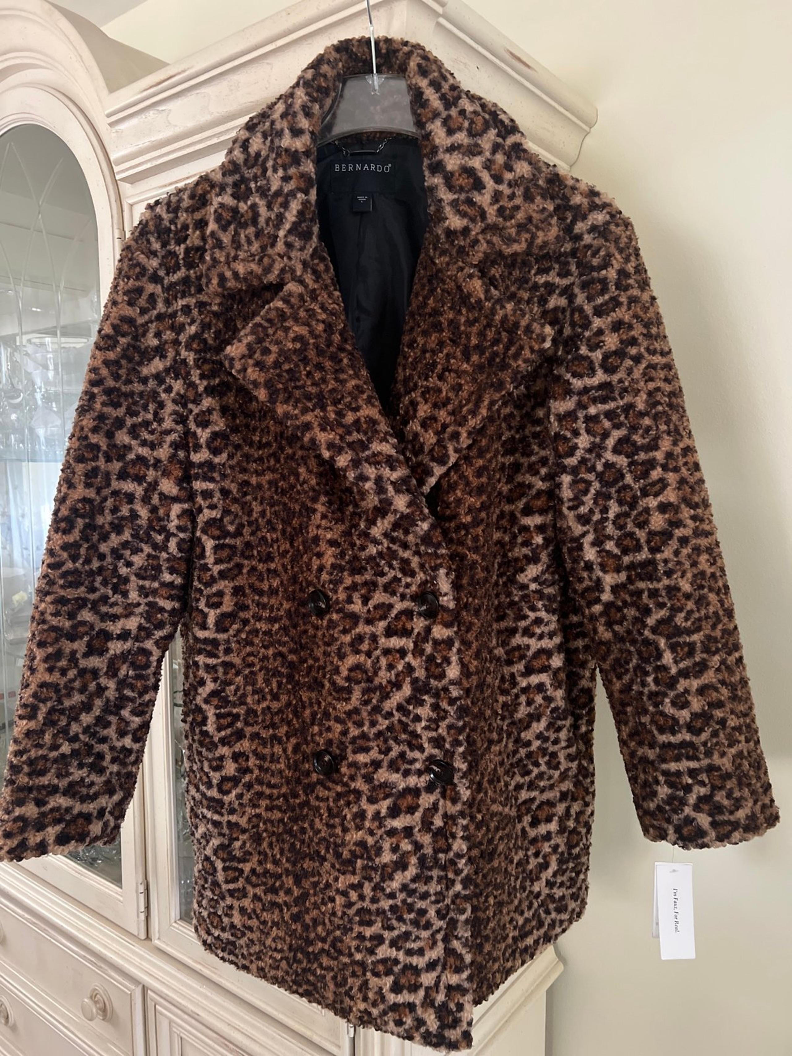 New Bernardo animal print double breasted fleece coat size Large