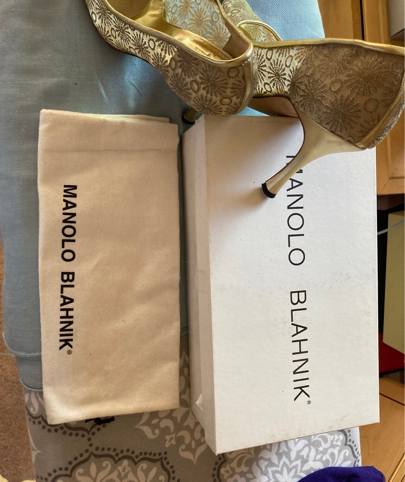 manolo blahnik tirso gold mesh pumps