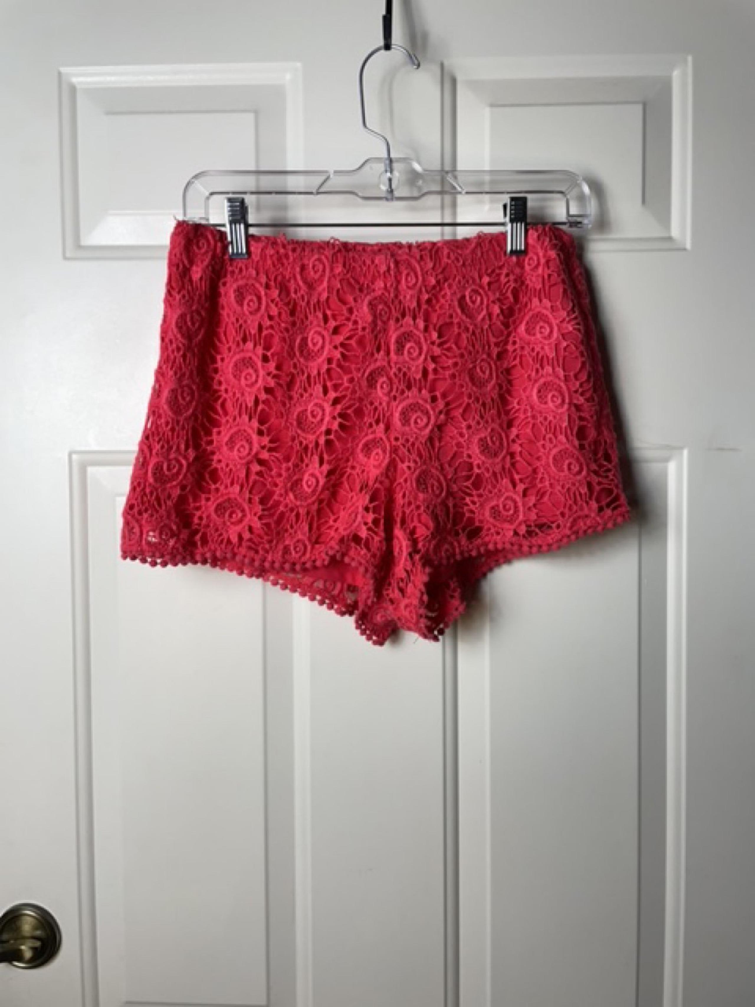 PREOWNED TESTAMENT CROCHET SHORTS FULLY LINED IN GOOD CONDITION