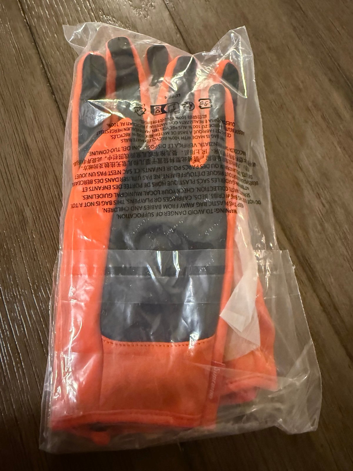 Supreme-WINDSTOPPER-Zip-Gloves