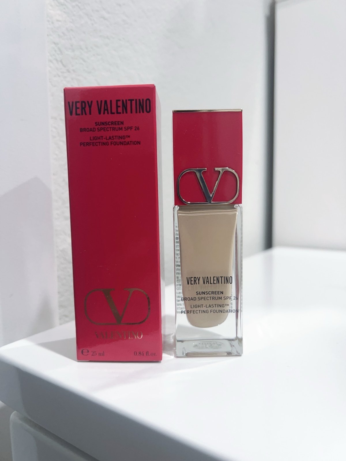 VALENTINO Very Valentino 24 Hour Wear Liquid Foundation-LA 2