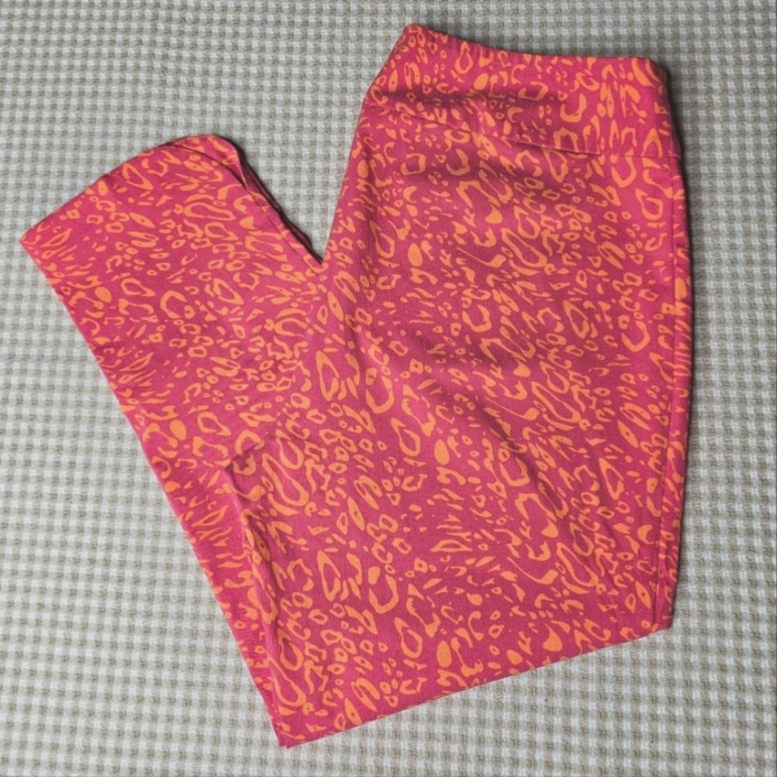 Soft Surroundings Boho Bold Pink &  Orange Animal Print Pull On Capri Pants