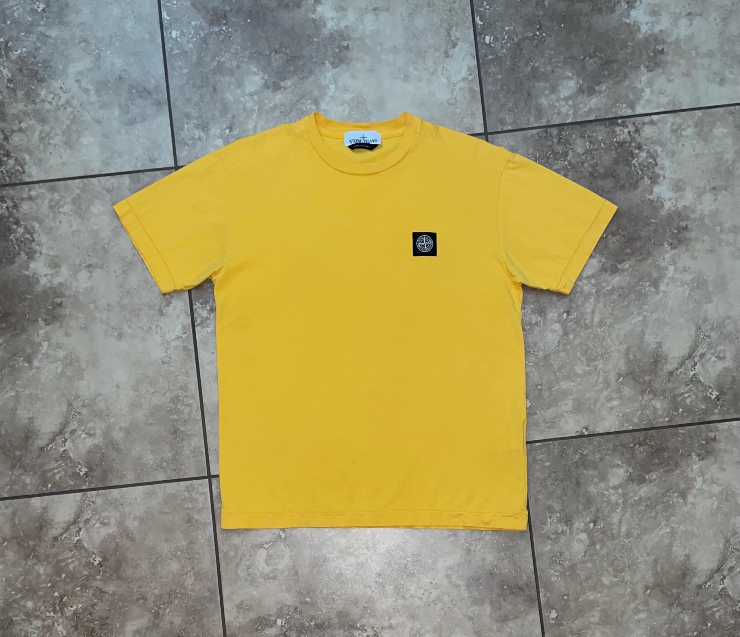 Stone Island 24113 60/2 Cotton Jersey
Garment Dyed T-Shirt Yellow Size Large