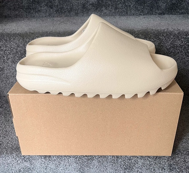 Yeezy Slide US9 Fashion classic slippers