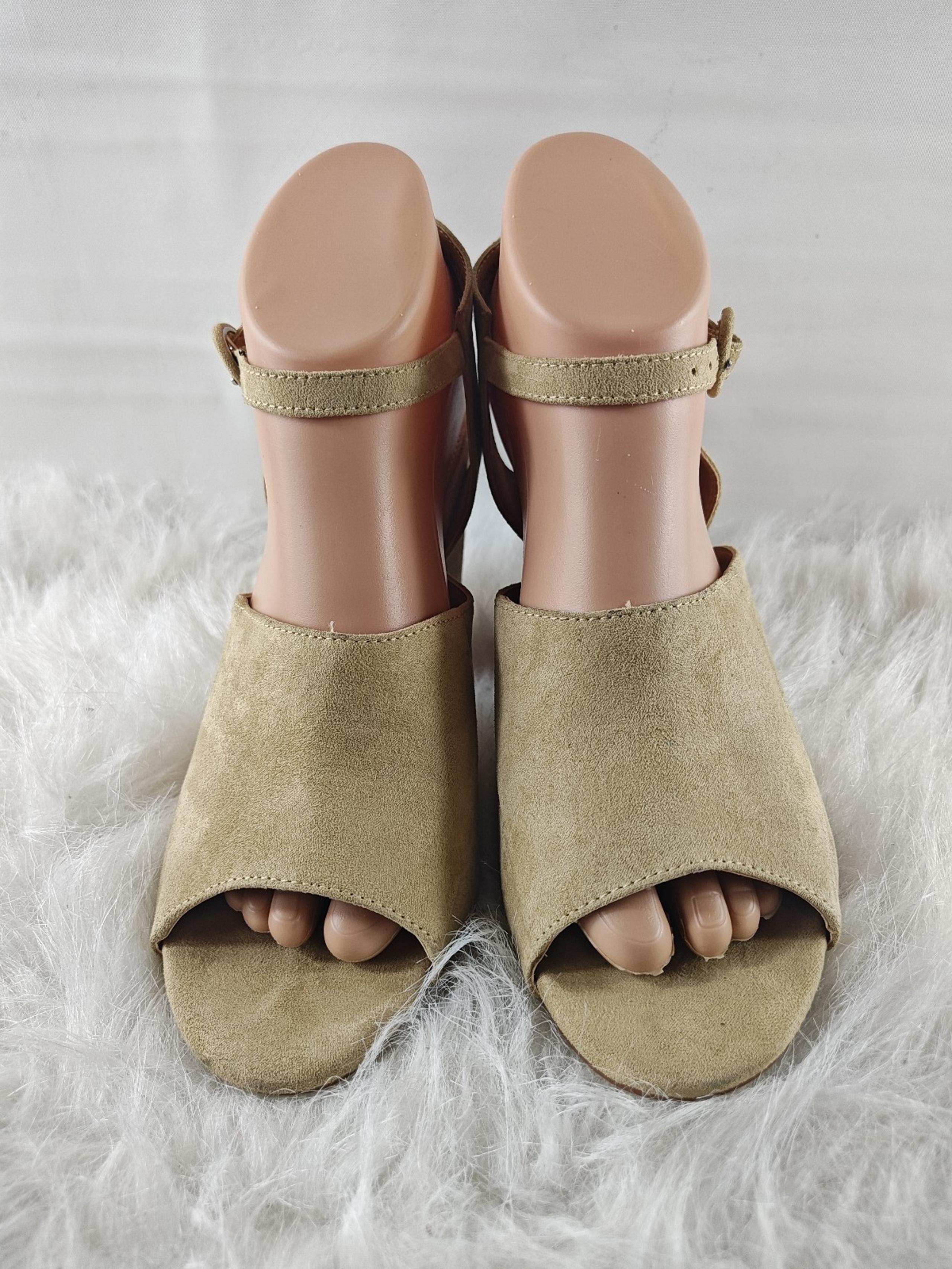 Urban Outfitters Suede Wedge Sandals women size 8