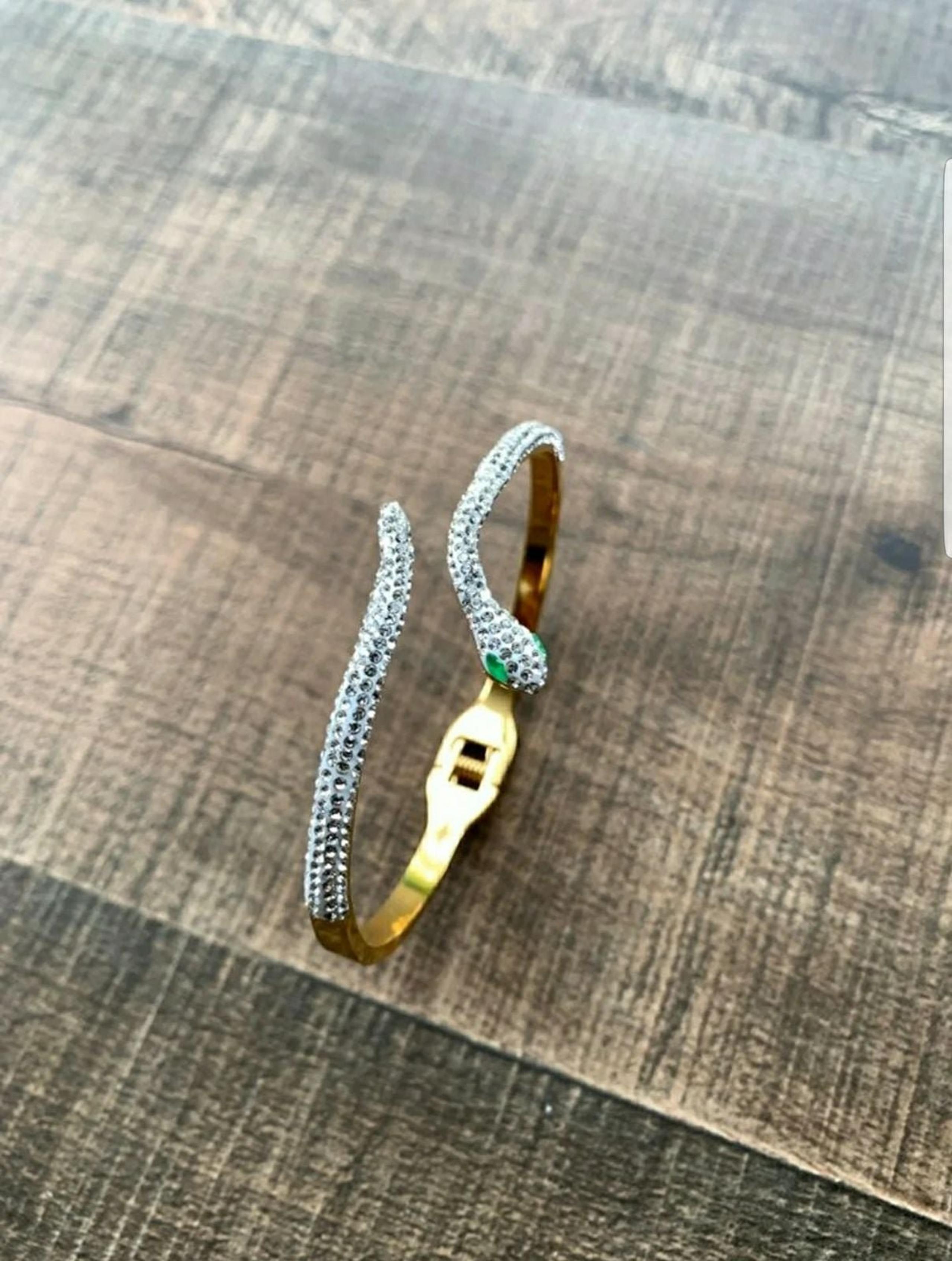SNAKE Design Bangle