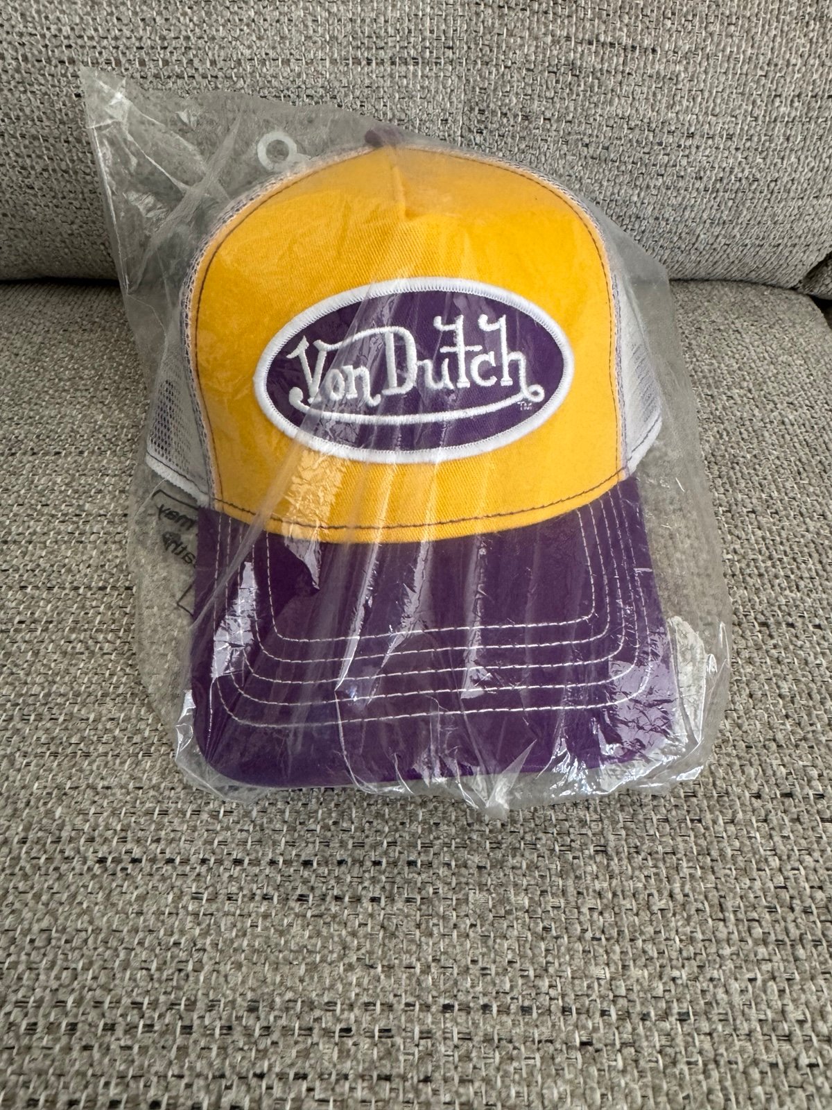Von Dutch hat