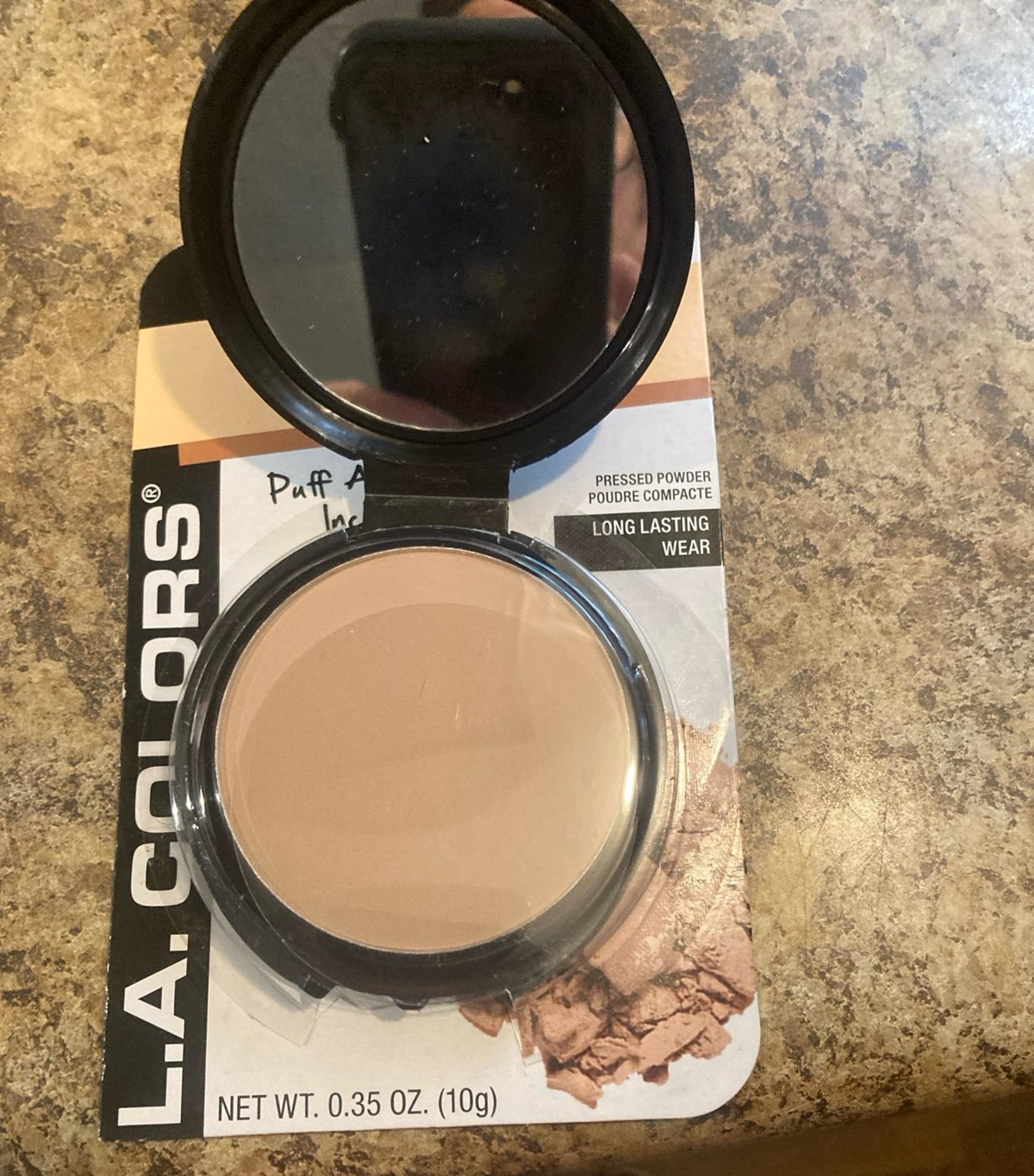 NEW L.A. Colors Pressed Face Powder Puff Applicator CBPP321 beige..35oz