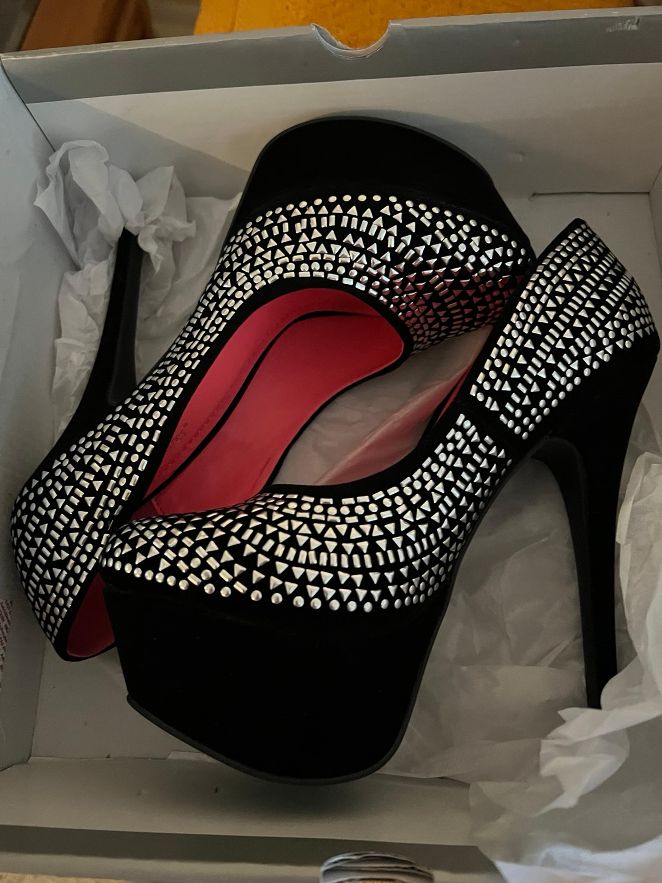 New shoe dazzle 8 1/2 heels