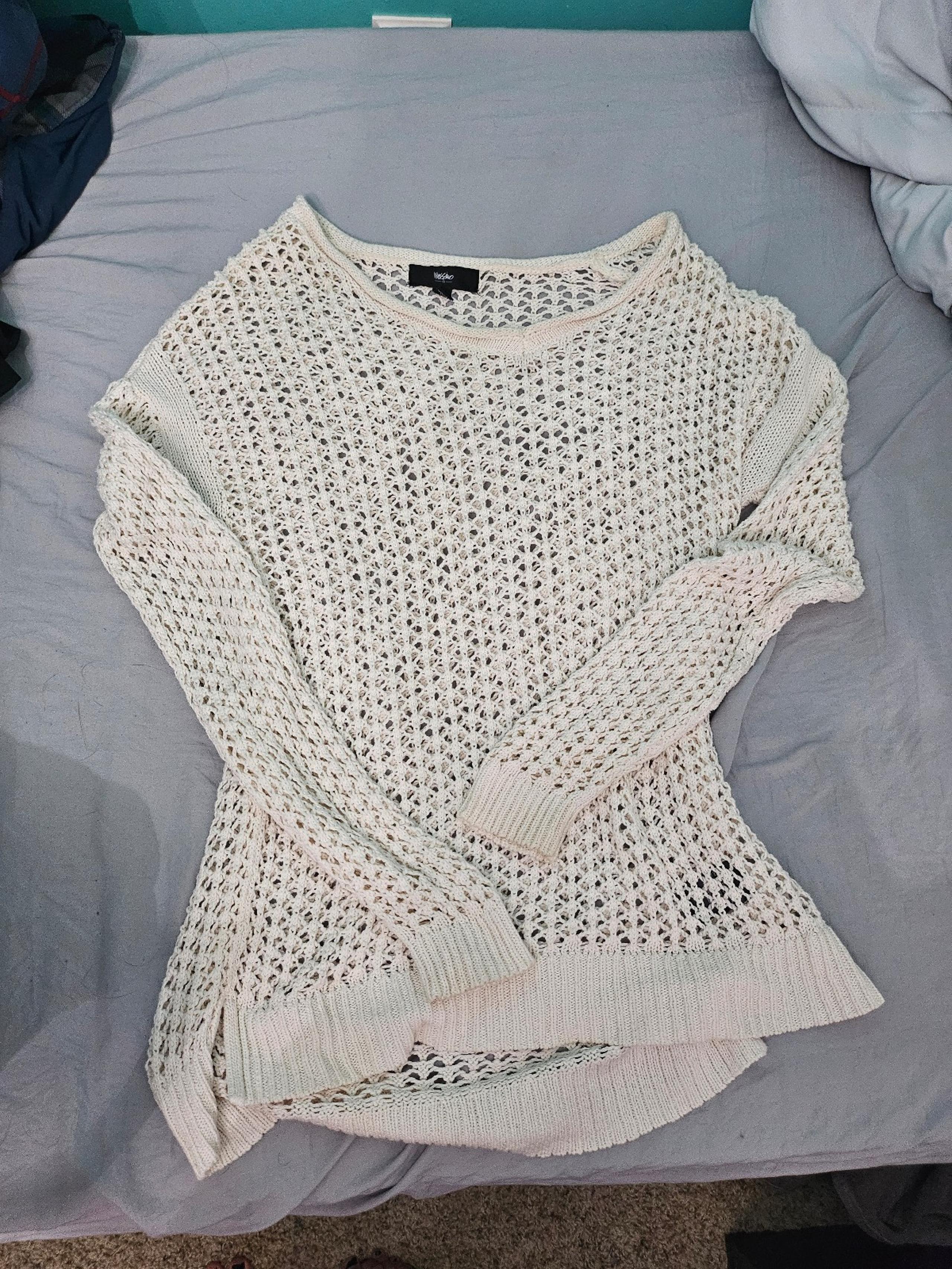 White knit top mossimo