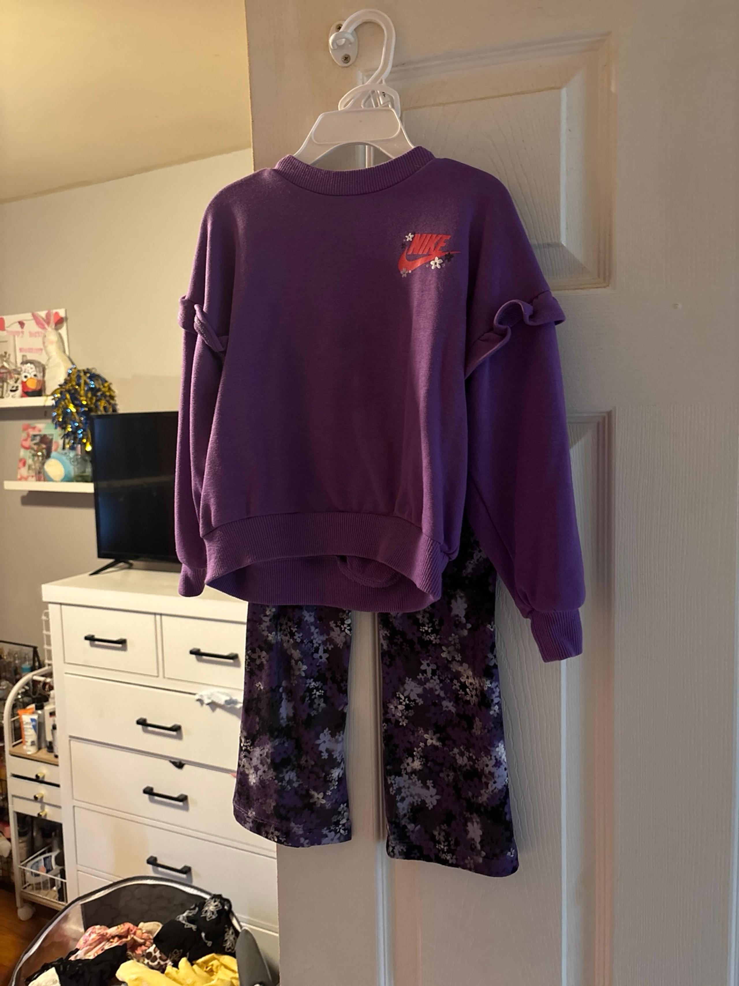 Nike floral set