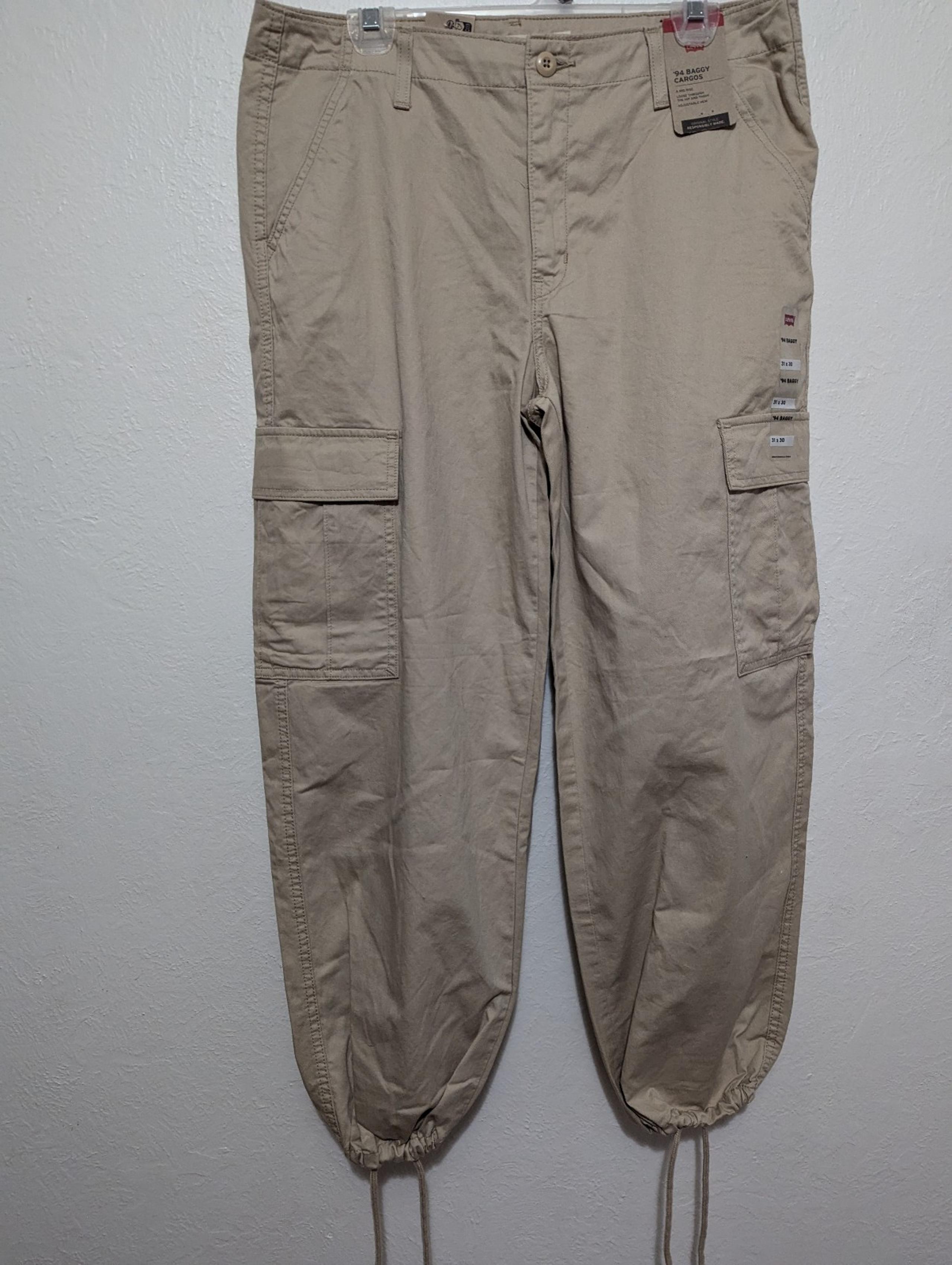NWT Levi's Women's '94 Baggy Cargos Size 31x30
