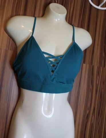 No boundaries sport bra