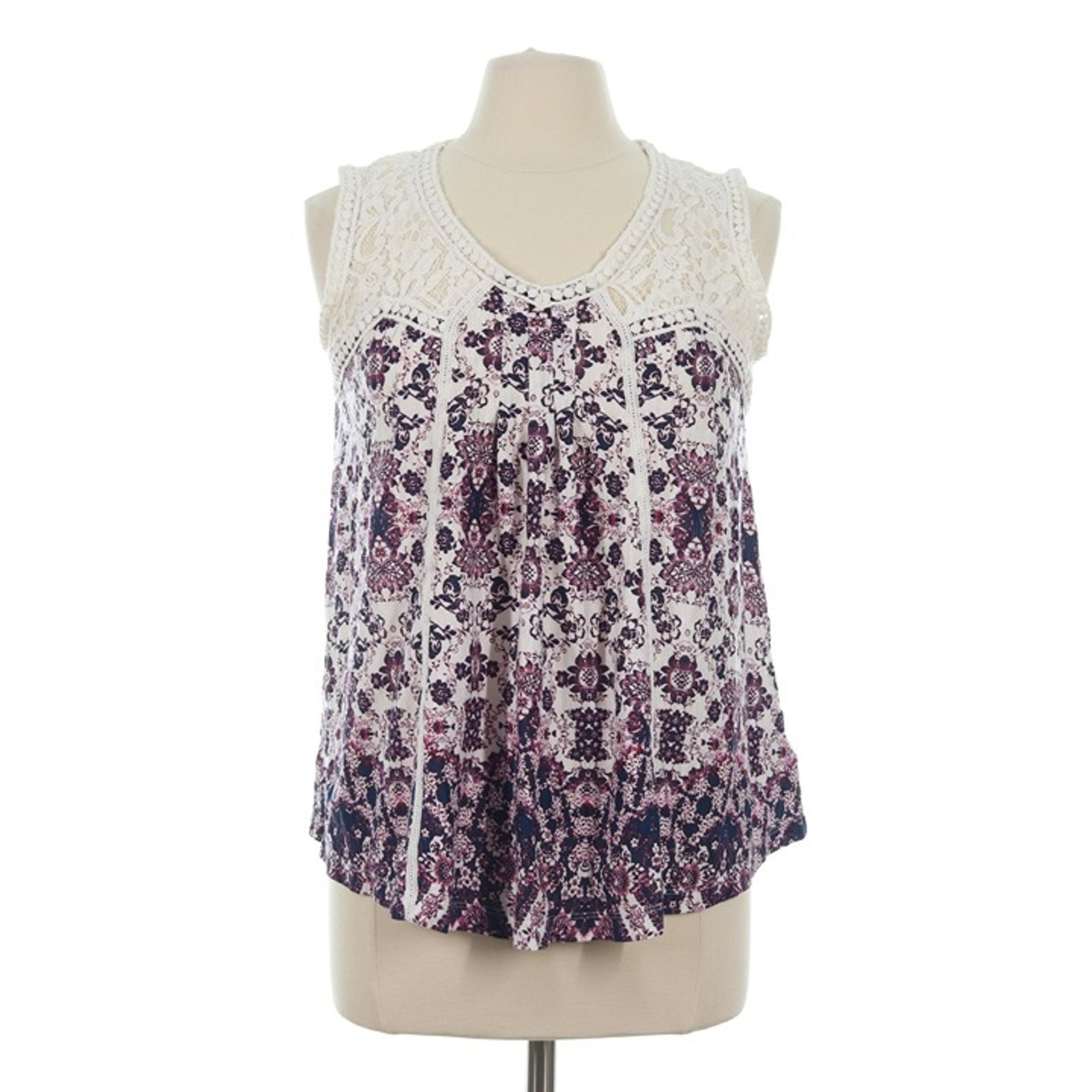Vintage America Women's White Paisley Floral Lace V-Neck Tank Top