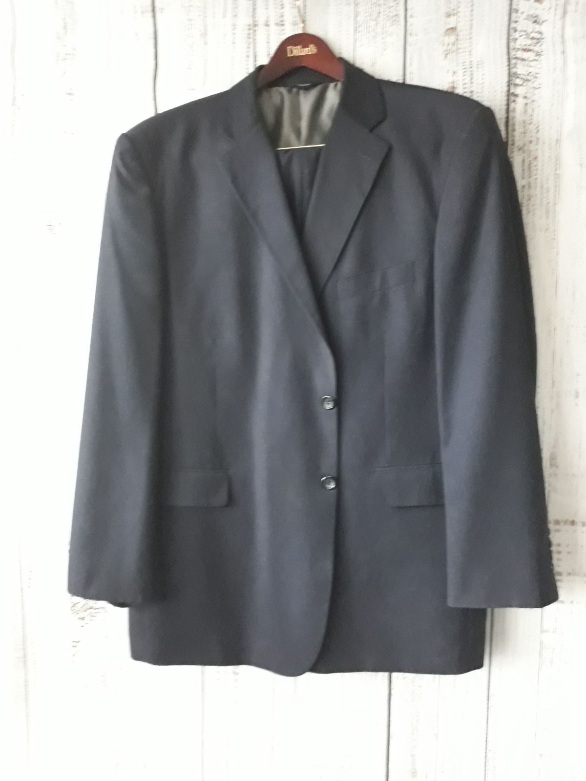 Lineage men's suit, size 46R.