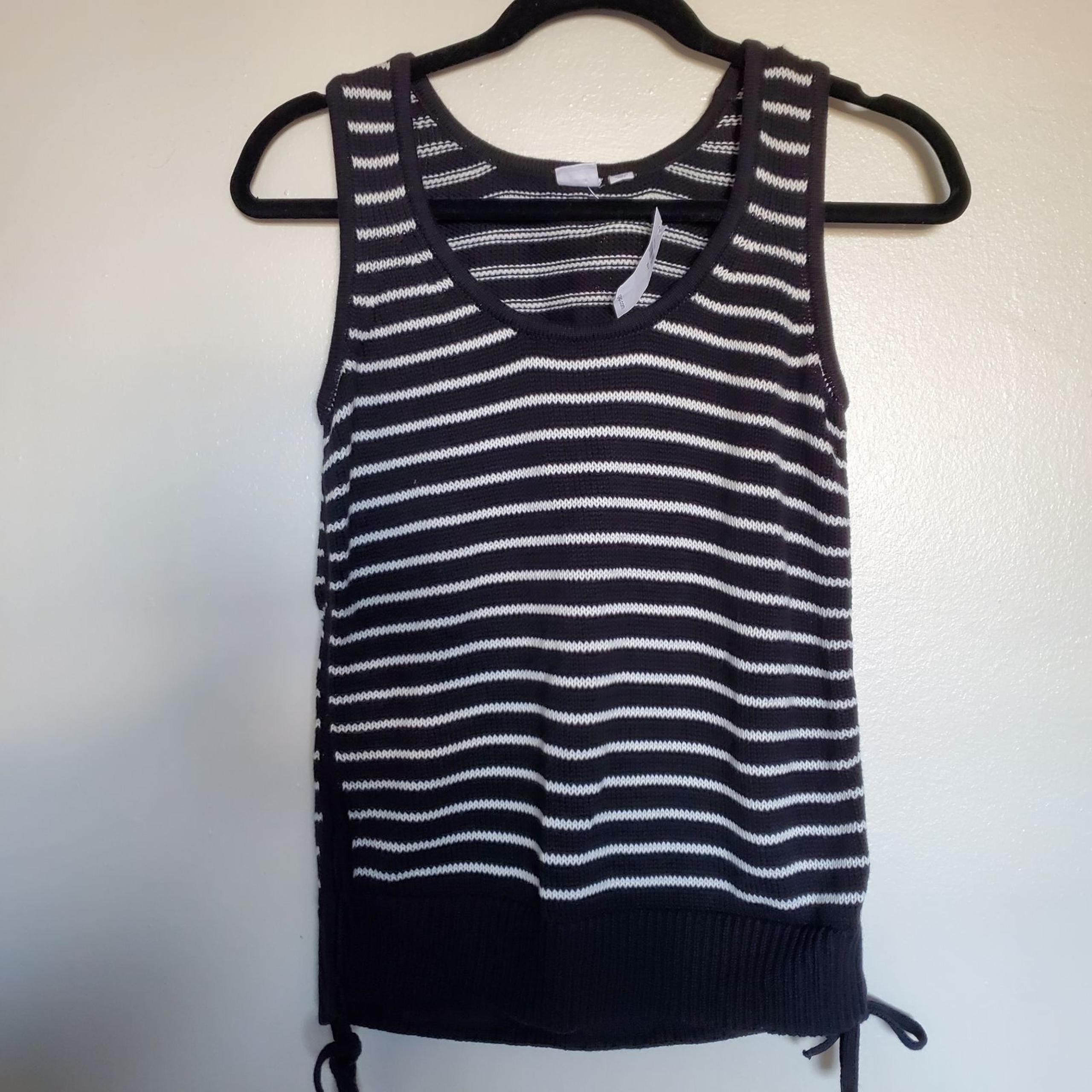 NWT Gap sleeveless sweater x-small petit