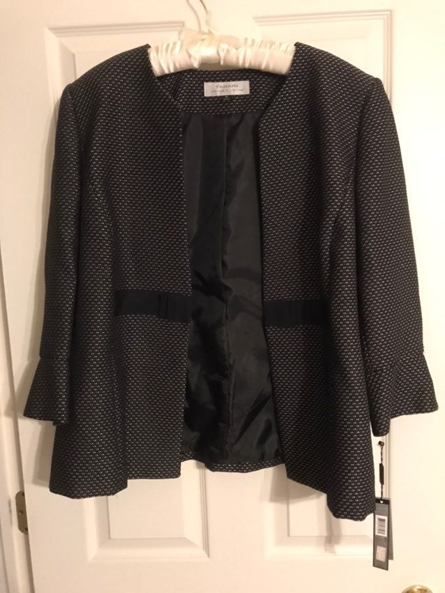 NWT Women's Tahari black and white blaze