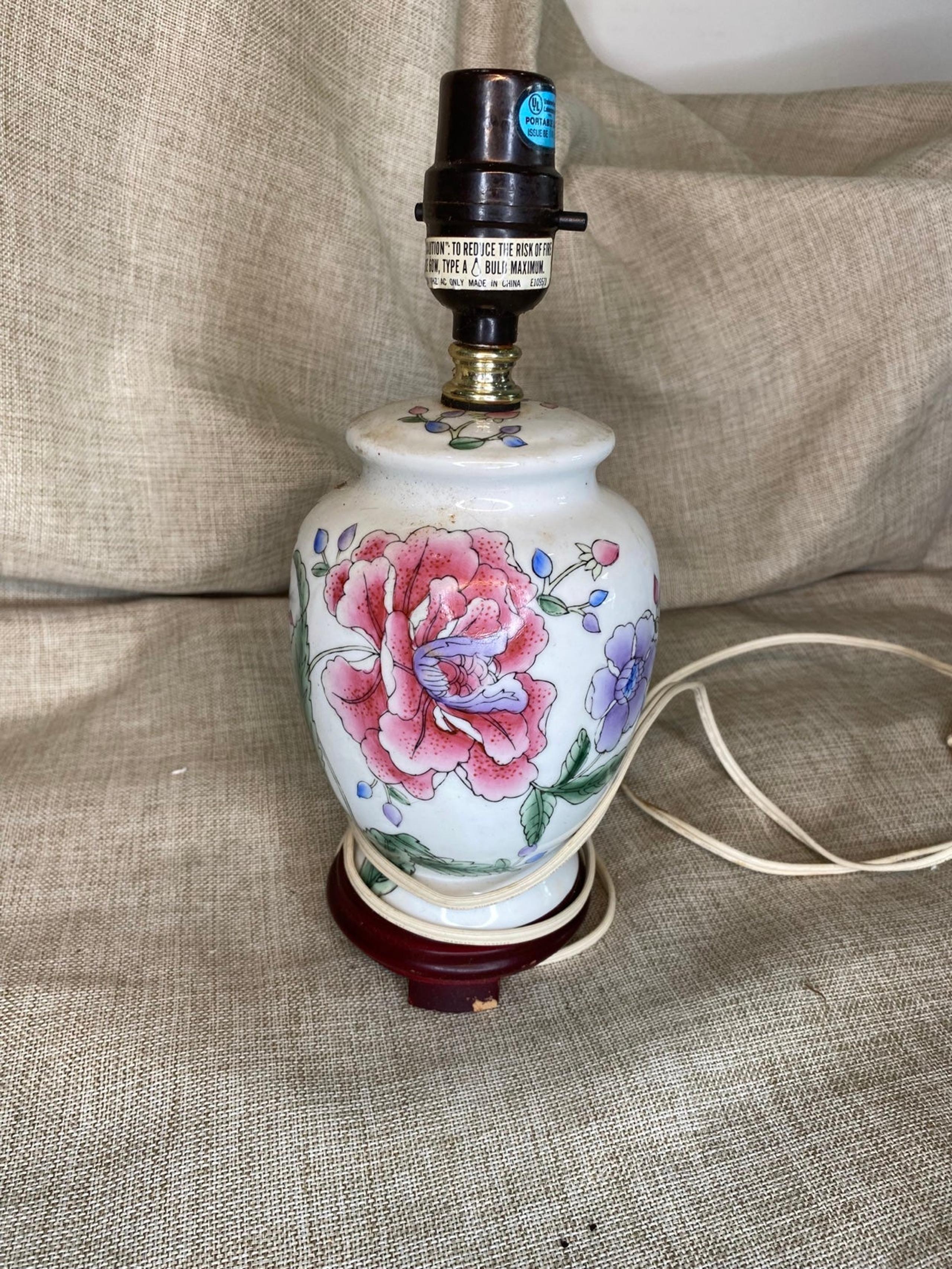 Vintage Lotus Flower Chinese Porcelain Oriental Wood Ginger Jar Urn Ceramic
