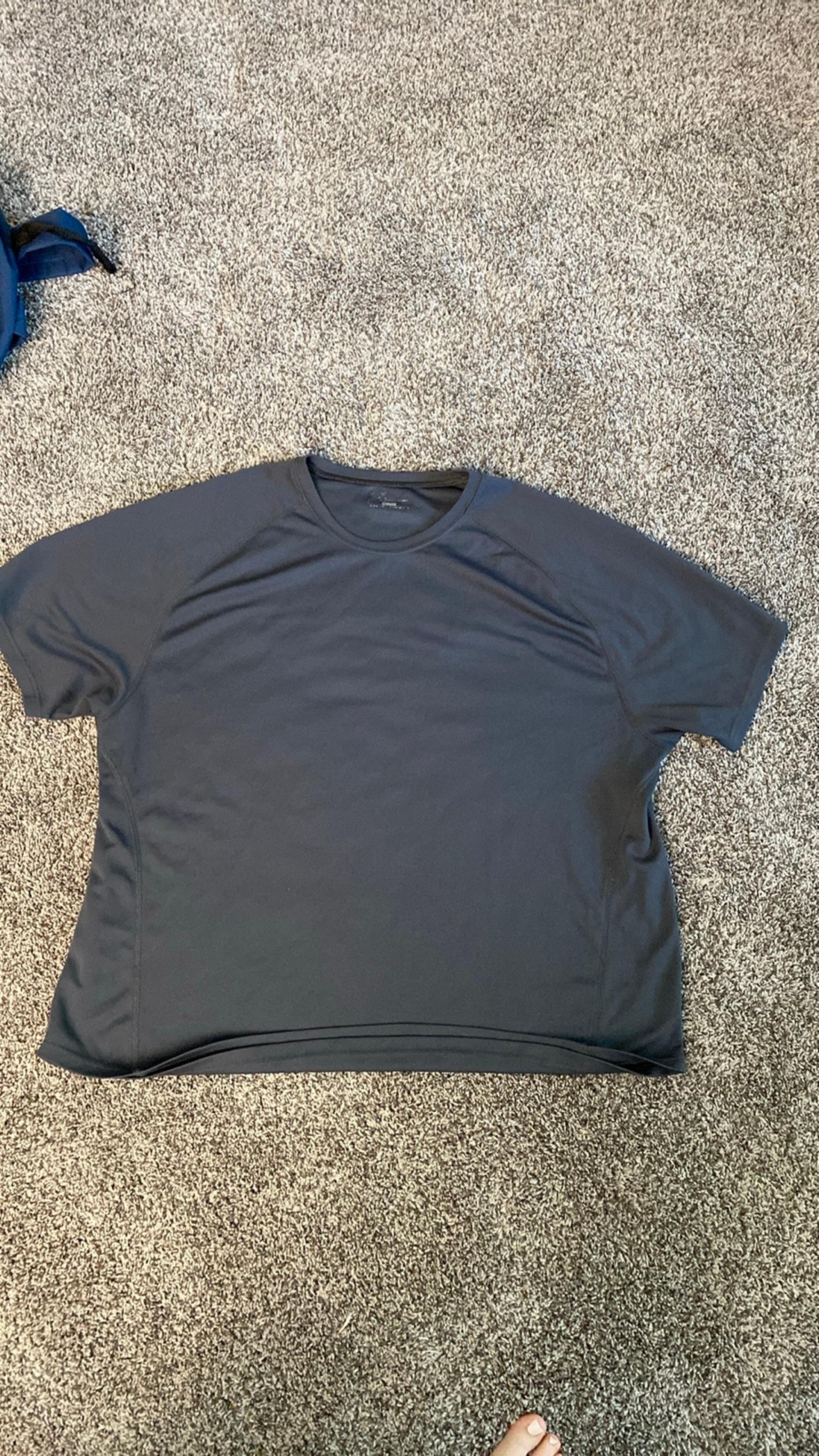 Xersion grey men’s tee shirt