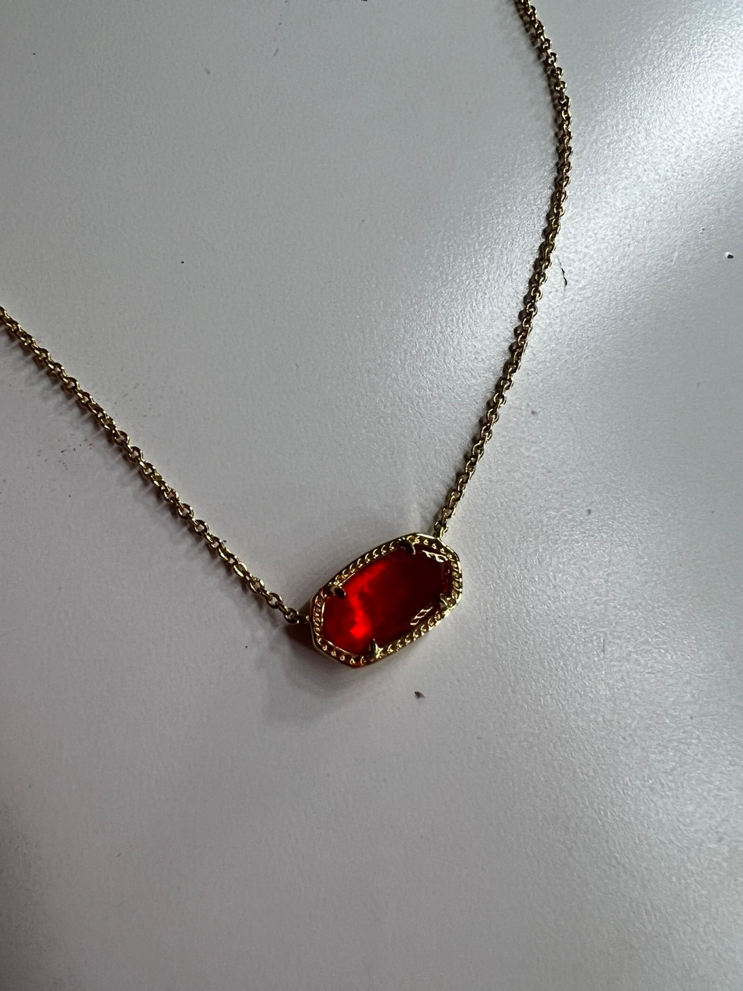 Kendra Scott necklace
