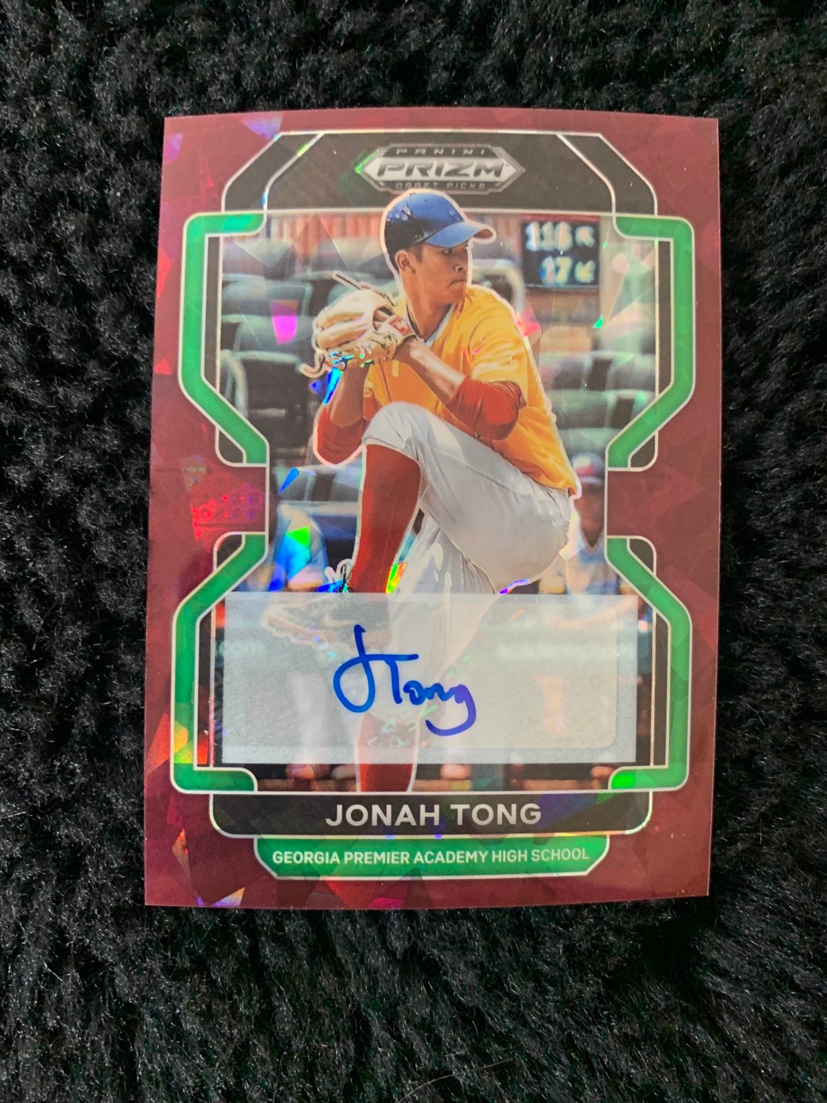 Jonah Tong 2022 Panini Prizm Draft Picks cracked ice autograph card
