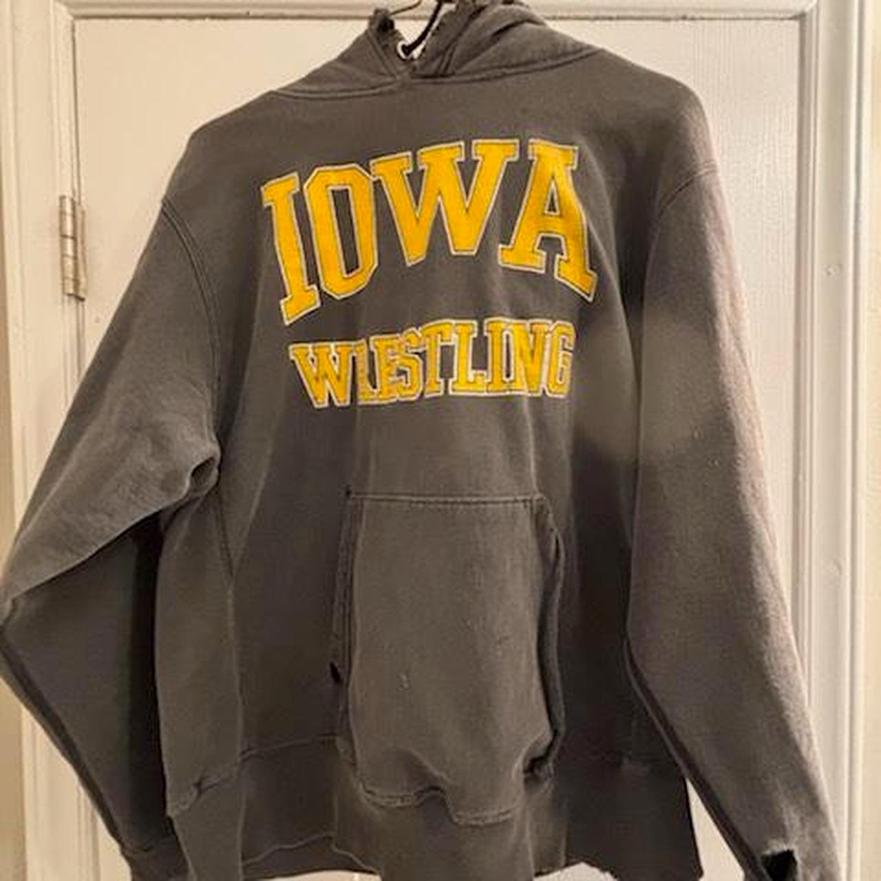 Vintage 1994 University Of Iowa Hawkeyes Wrestling hoodie XL