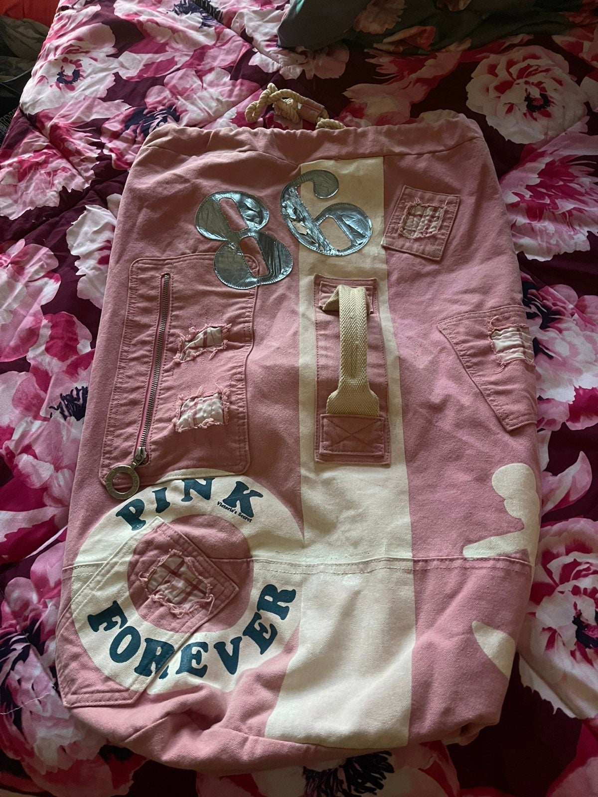 Super rare VS pink duffle bag!!