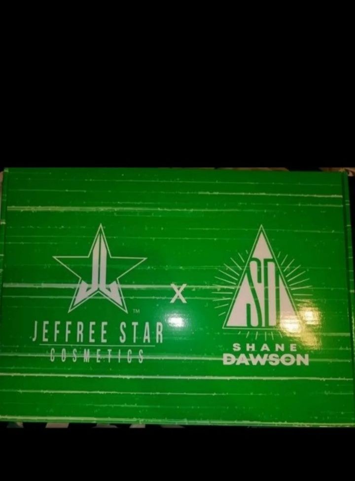 Jeffree Star Green pig mirror